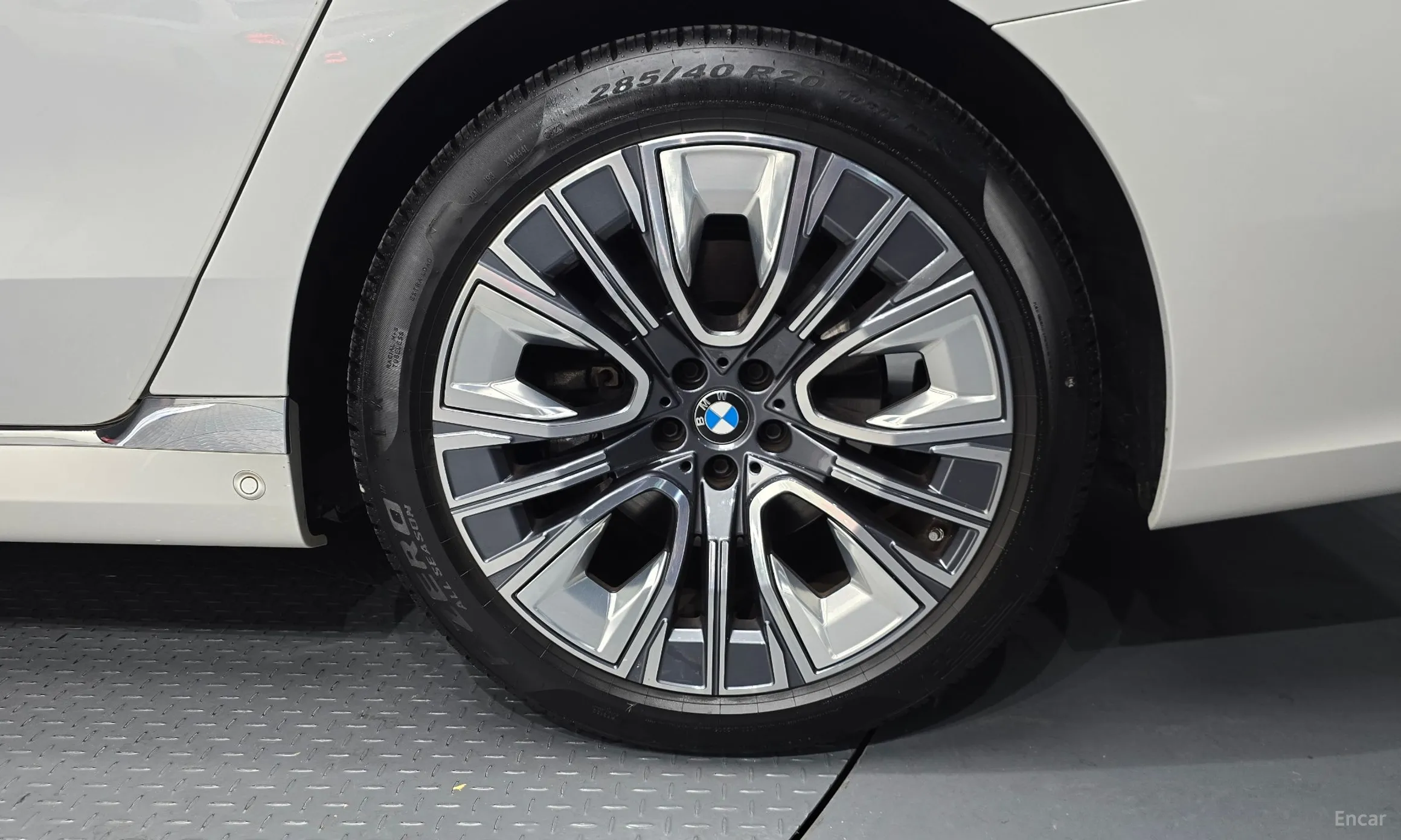 BMW 7 Series (G70) превью 5
