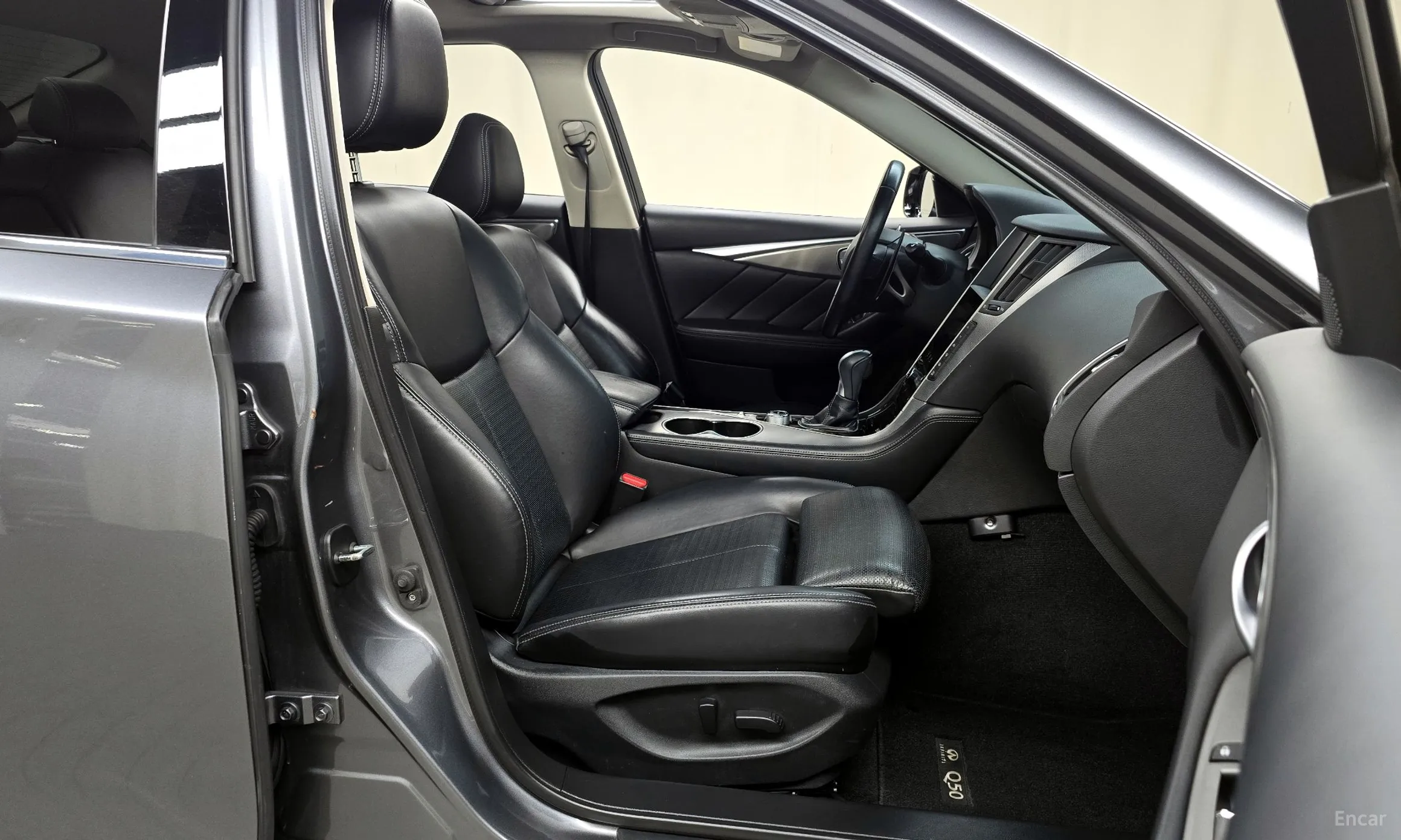 Infiniti Q50 превью 10