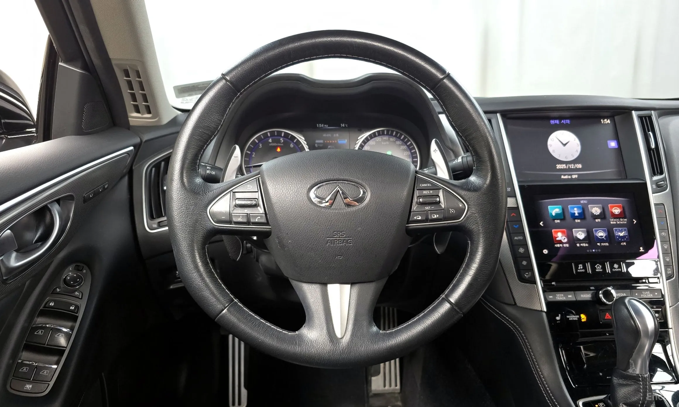 Infiniti Q50 превью 13