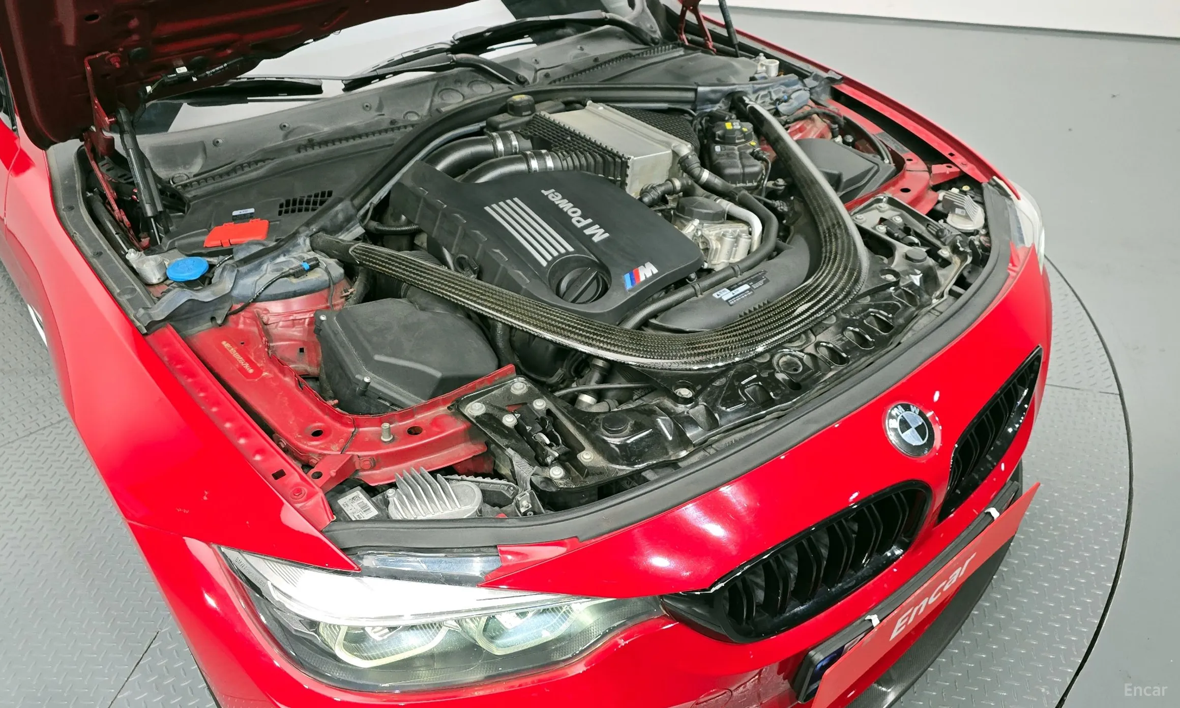 BMW M4 (F82) превью 6
