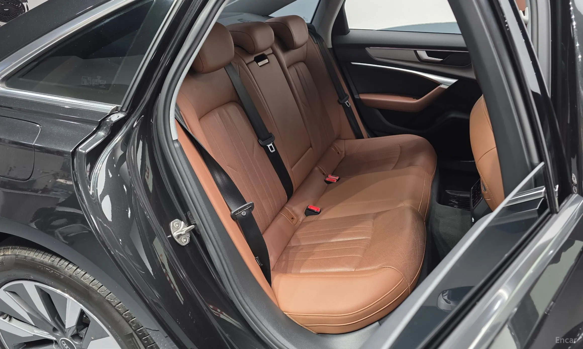 Audi A6 (C8) превью 12