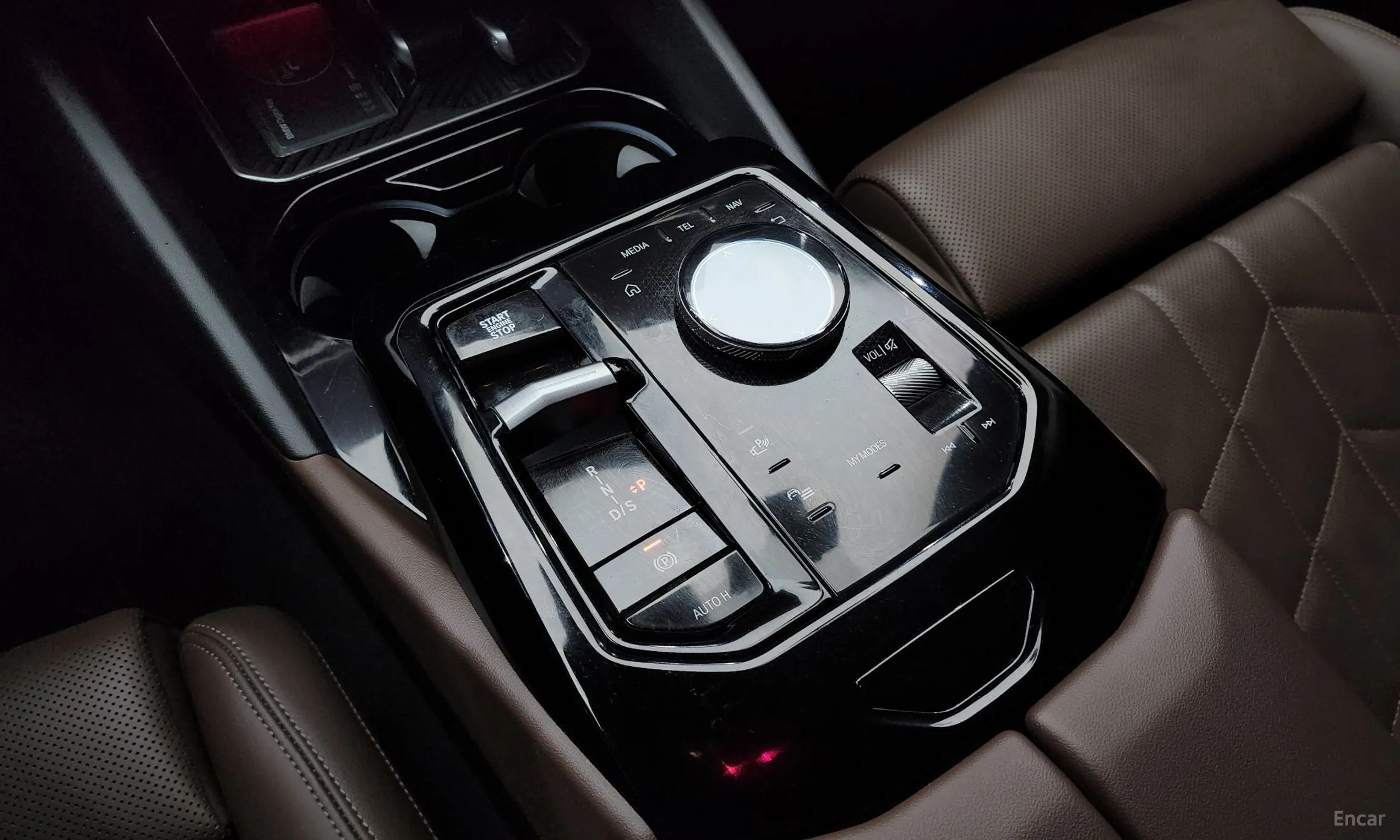 BMW 5 Series (G60) превью 9