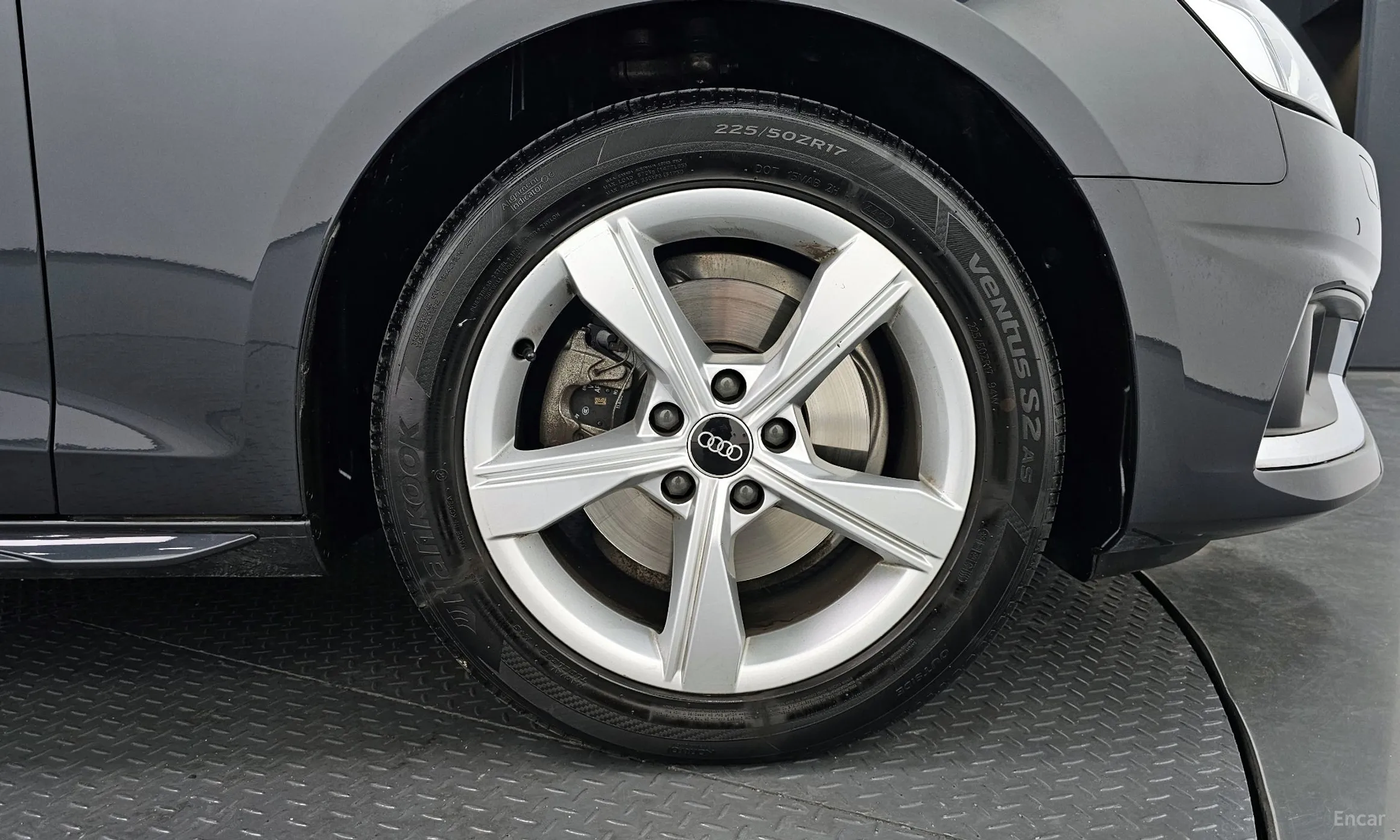 Audi A4 (B9) превью 5