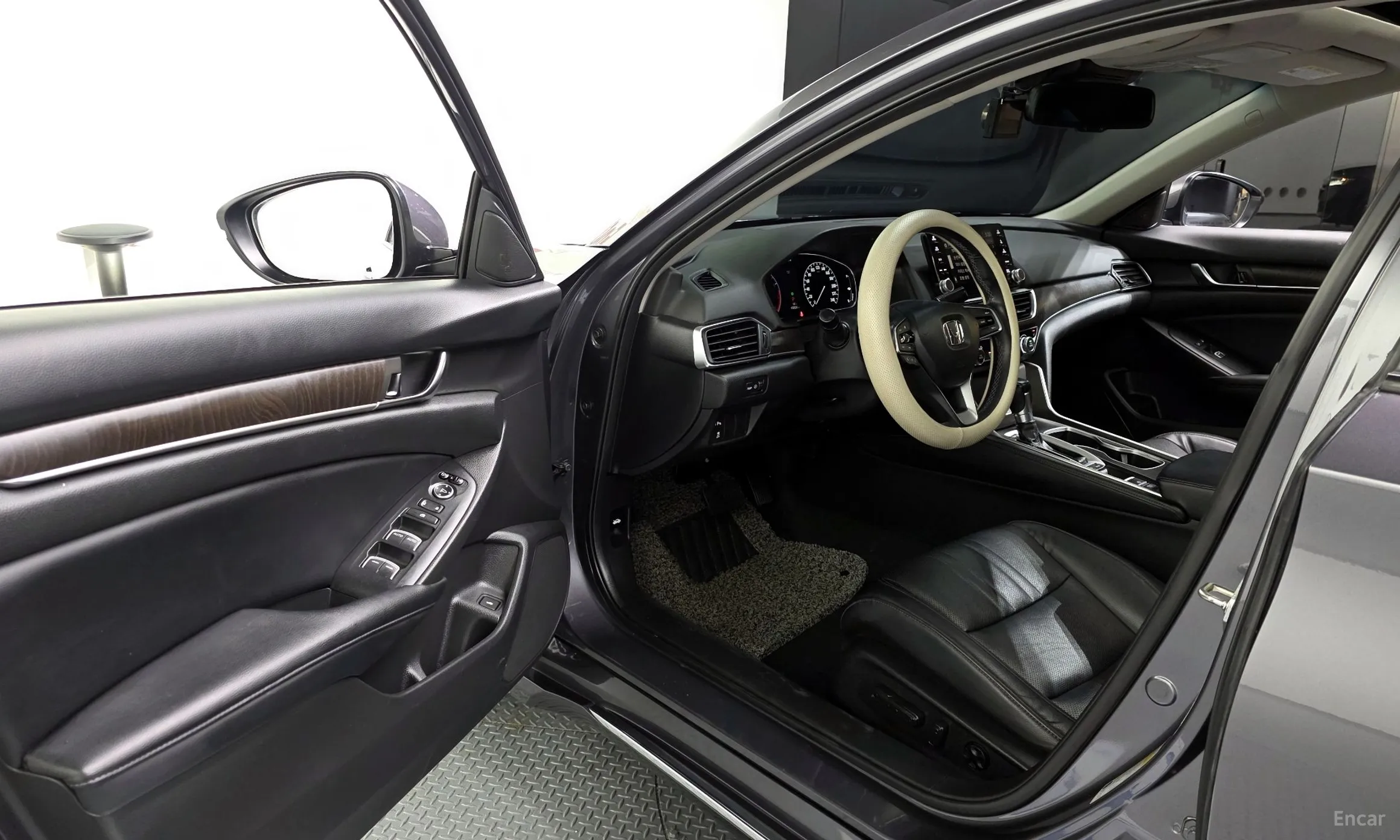 Honda Accord 10th Generation превью 10