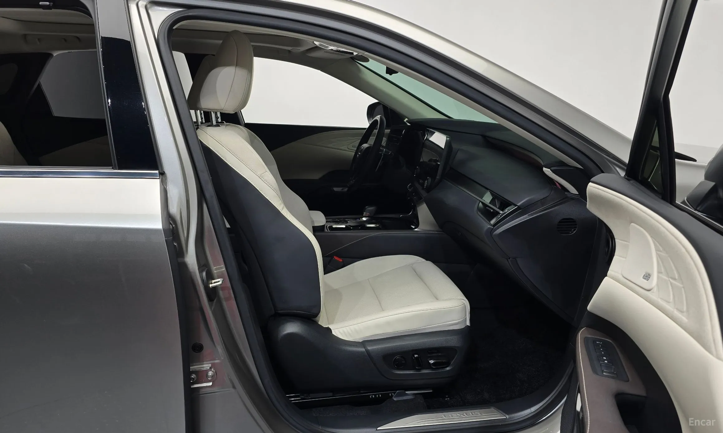 Lexus RX350h 5th Generation превью 11