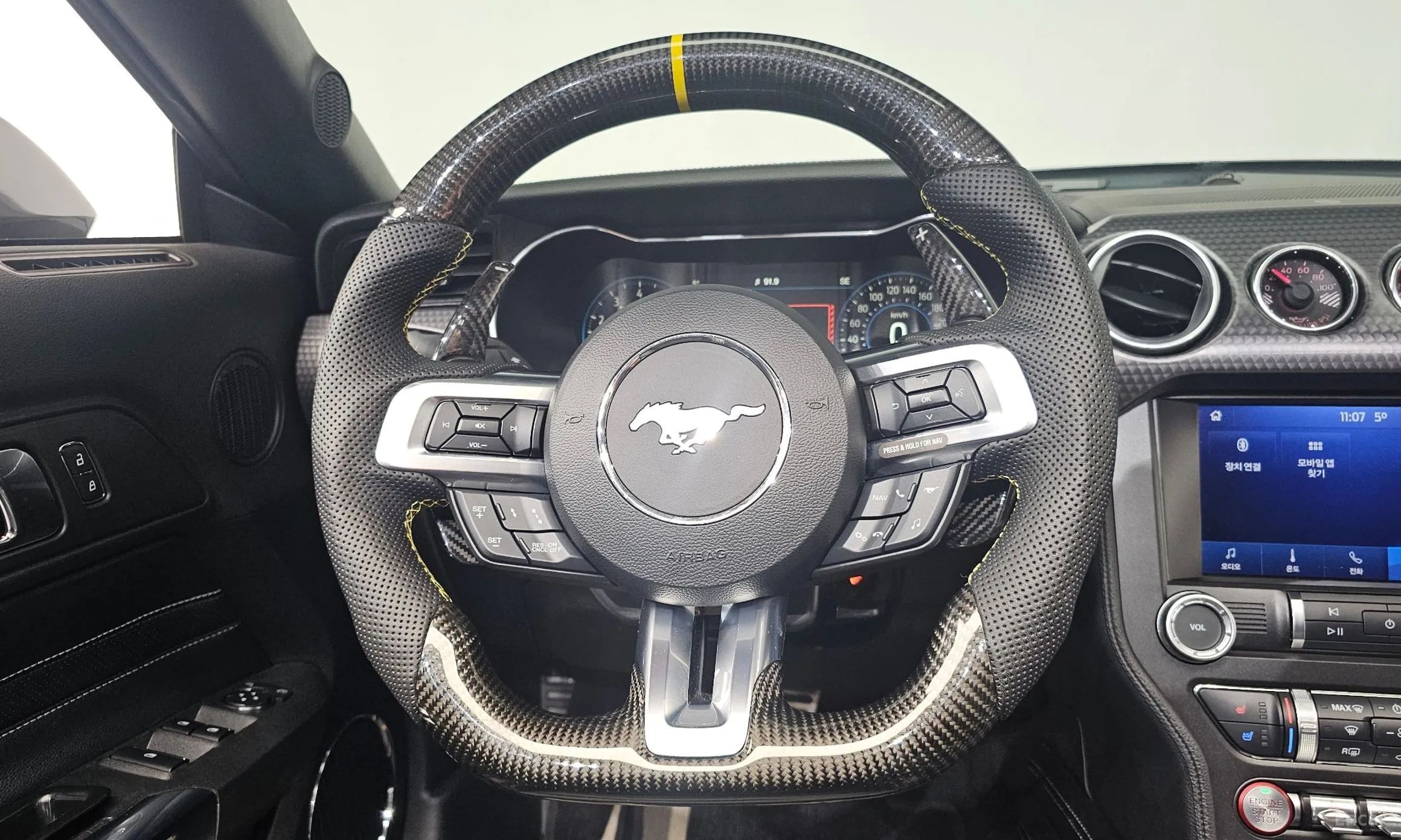 Ford Mustang превью 13