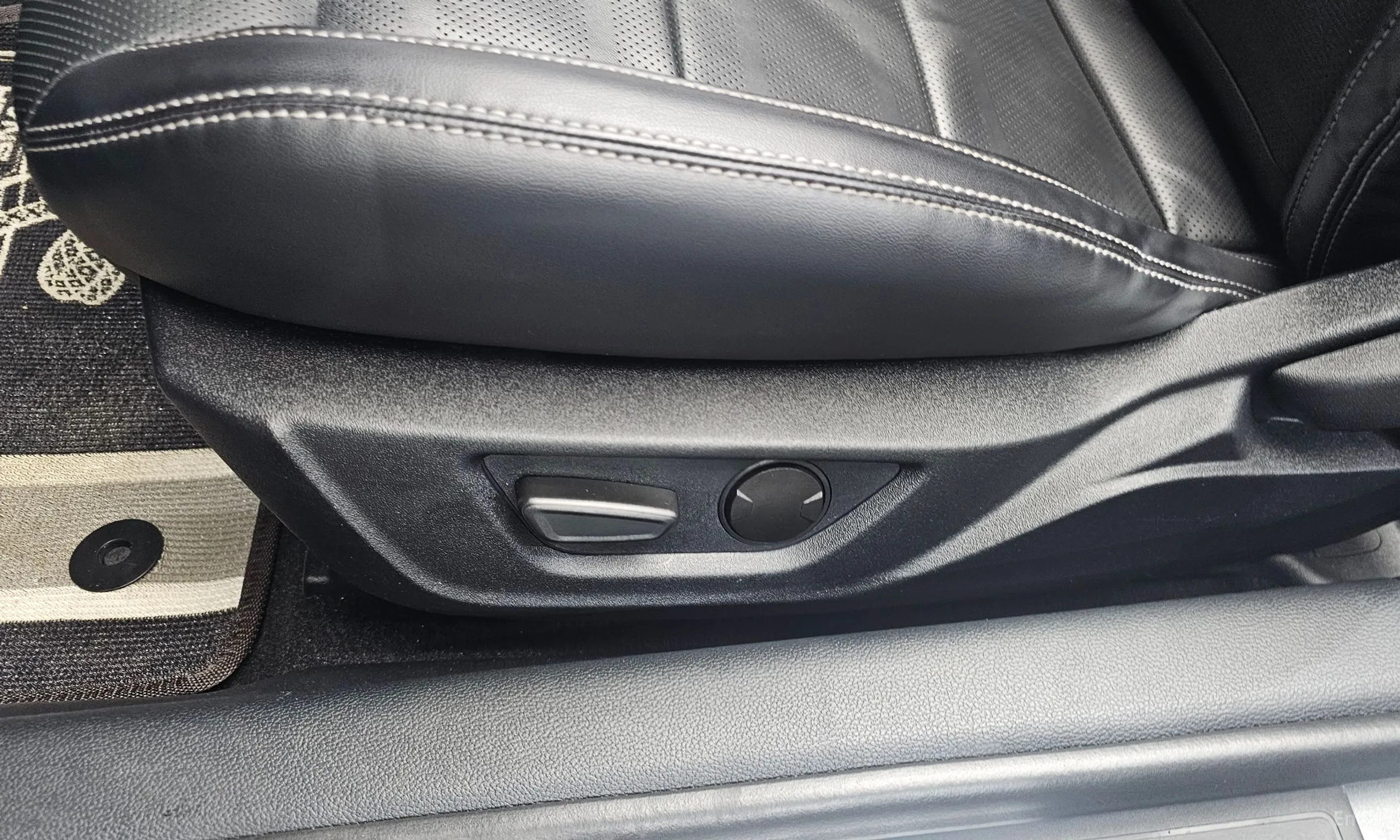 Ford Mustang превью 18