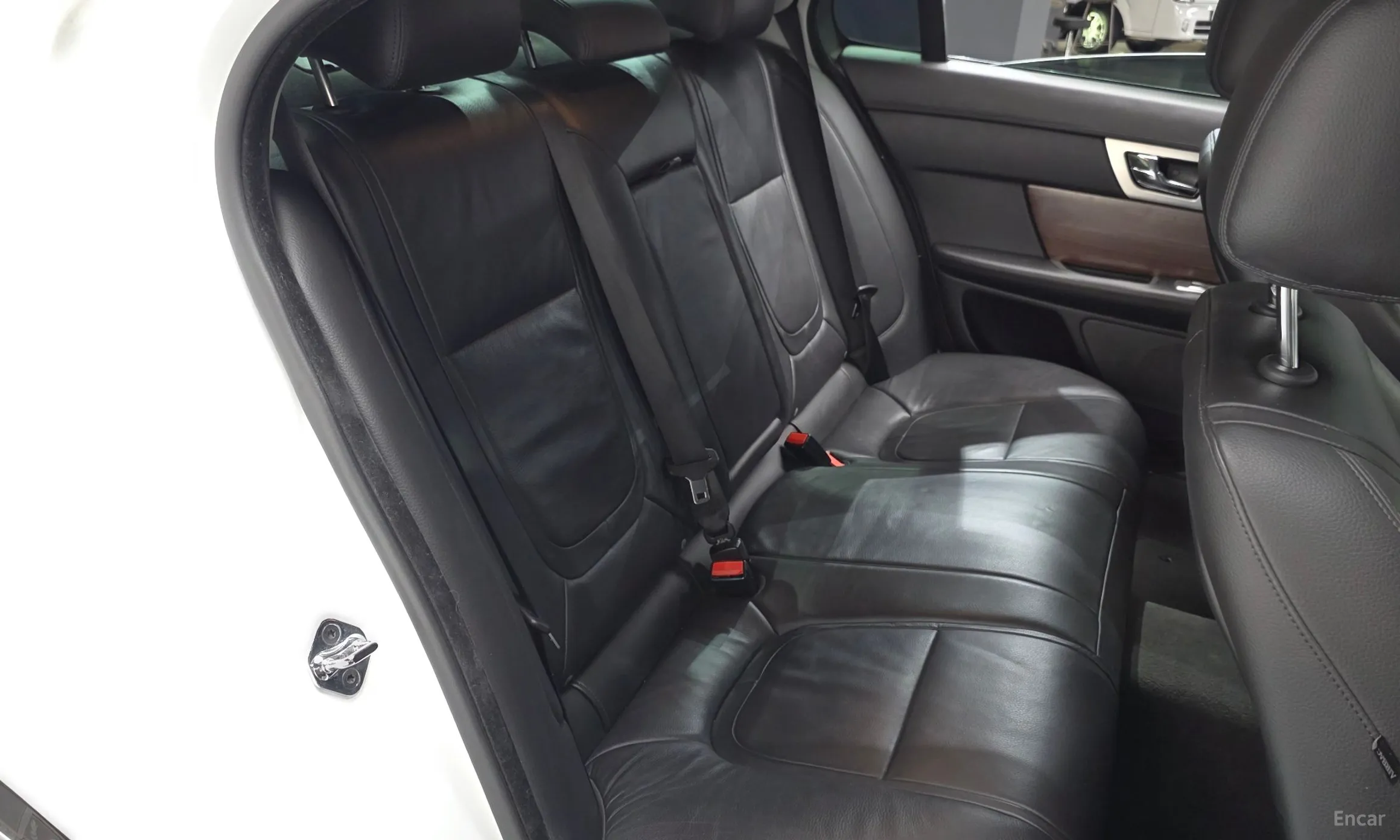 Jaguar New XF превью 12