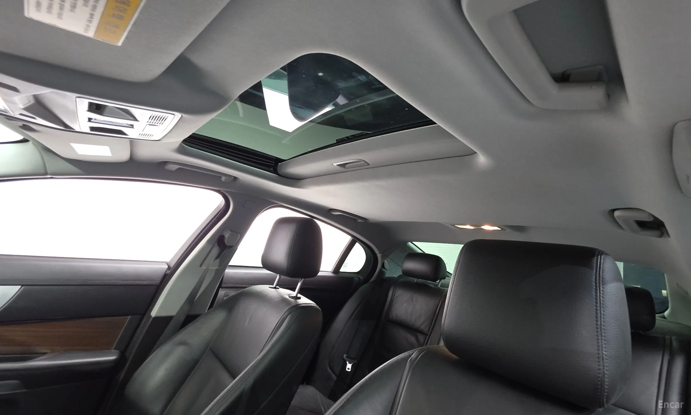 Jaguar New XF превью 18