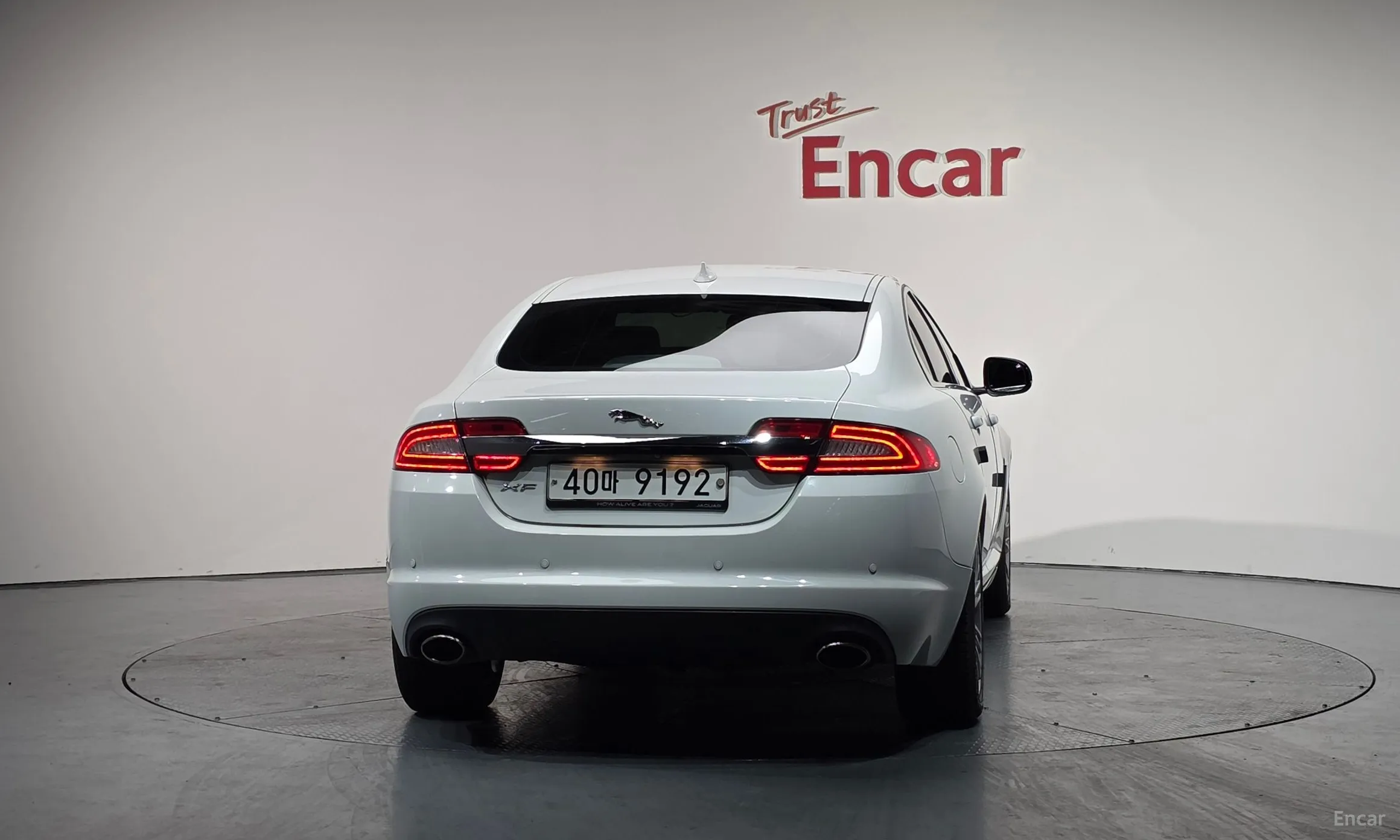 Jaguar New XF превью 4