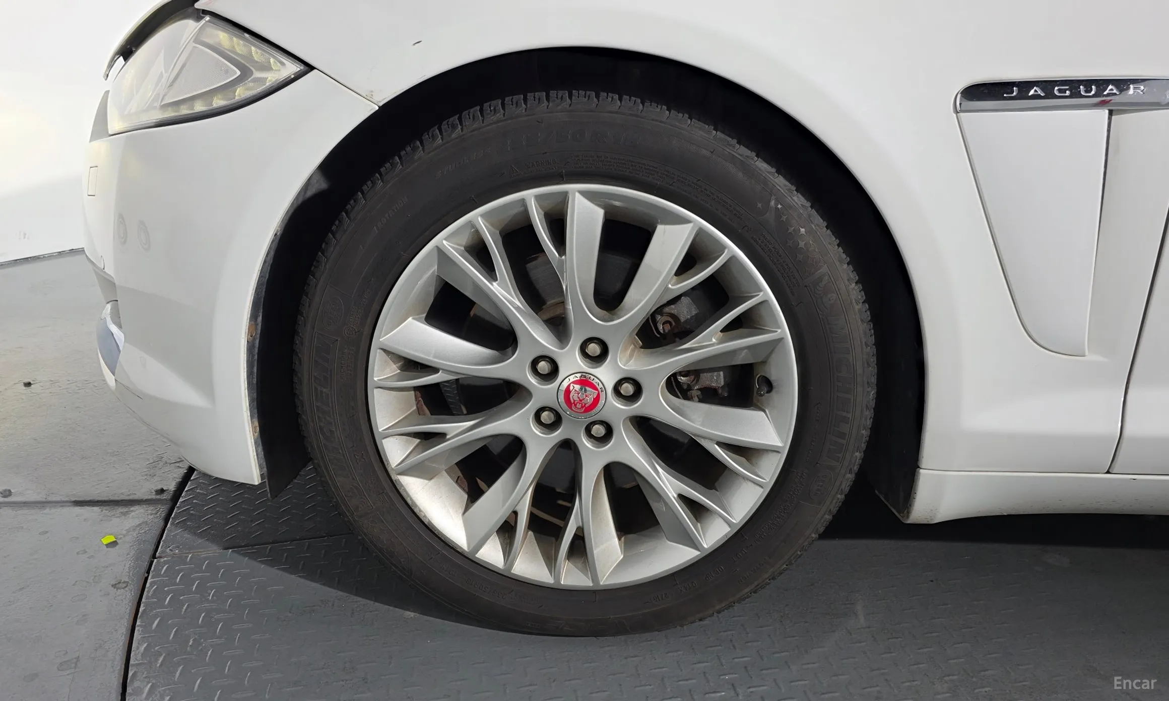 Jaguar New XF превью 5