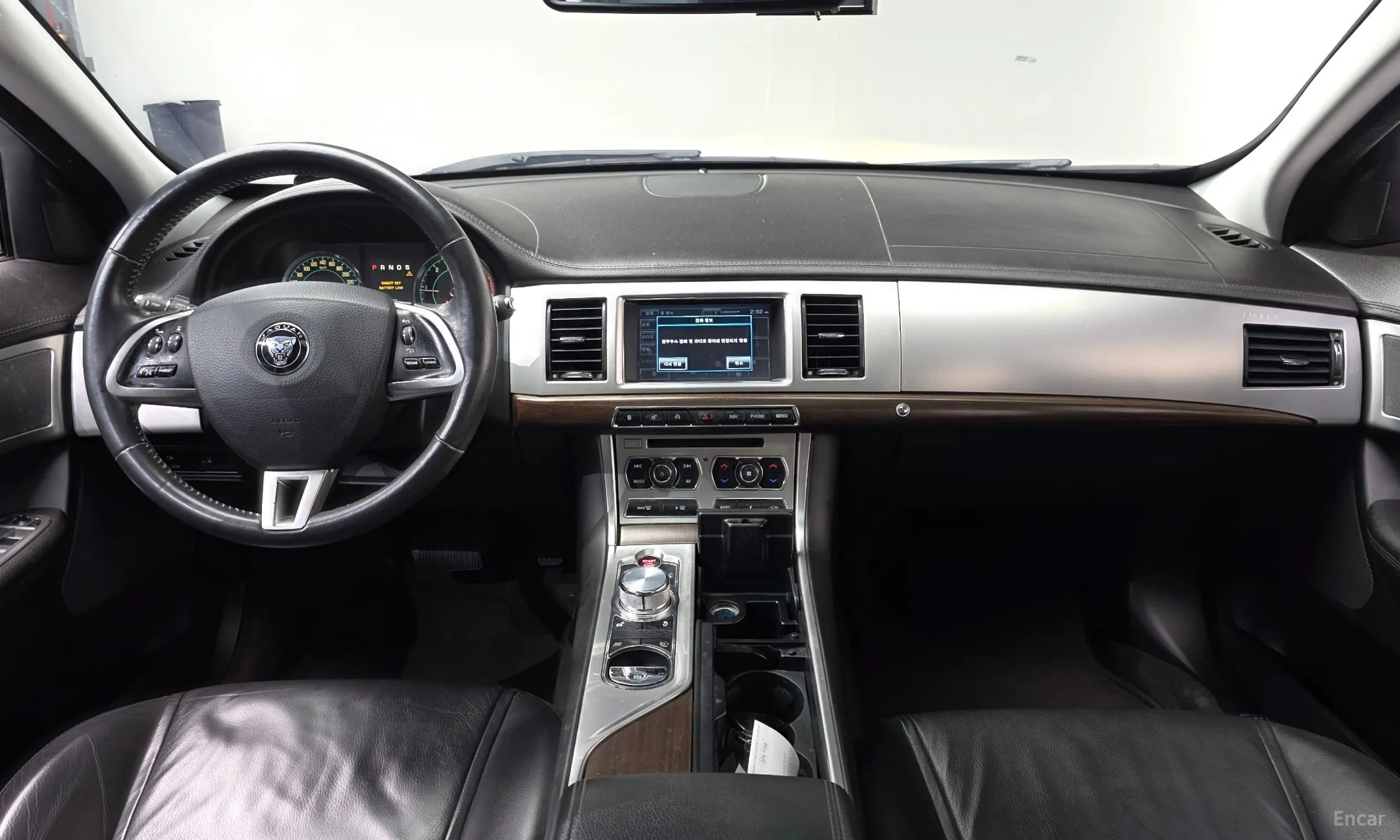 Jaguar New XF превью 7