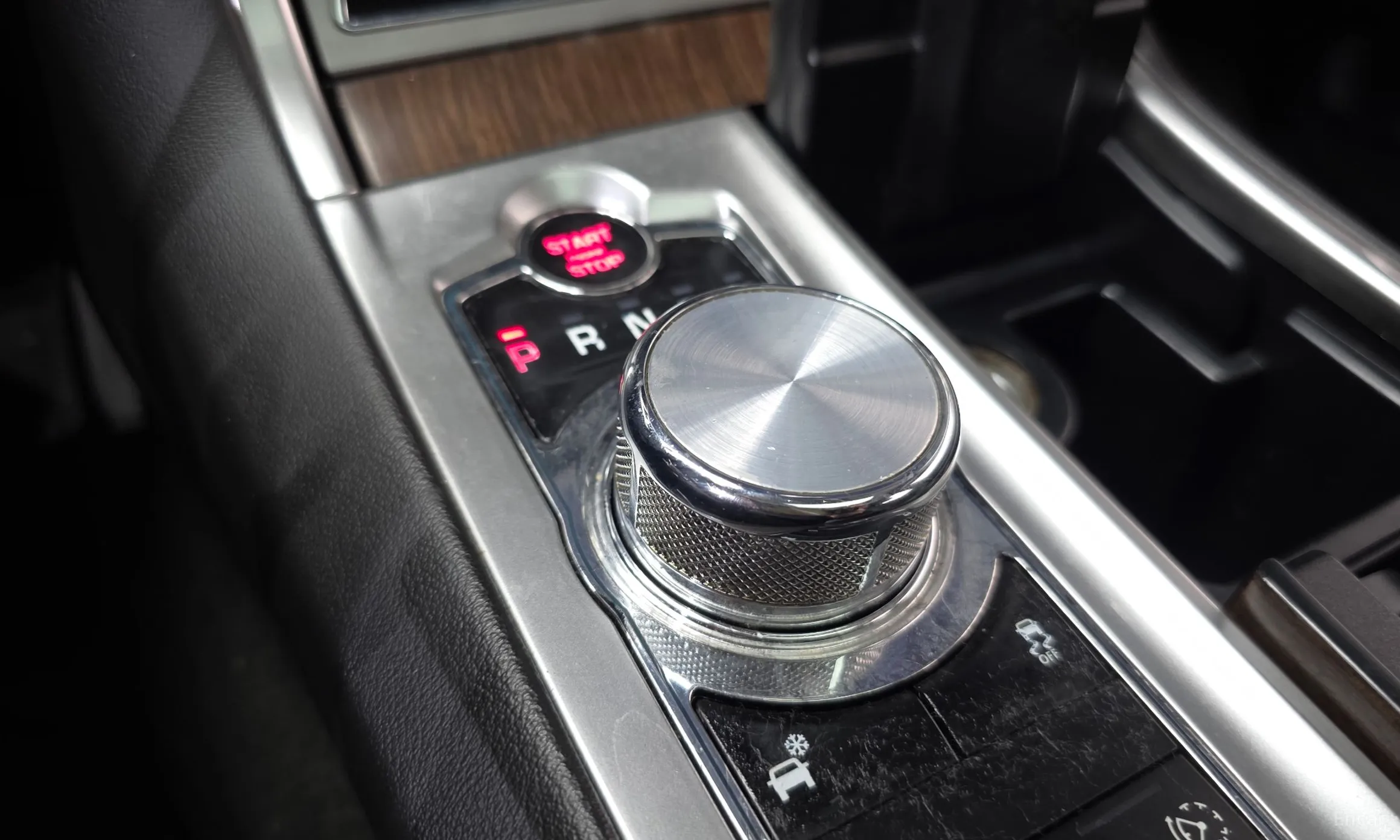 Jaguar New XF превью 9