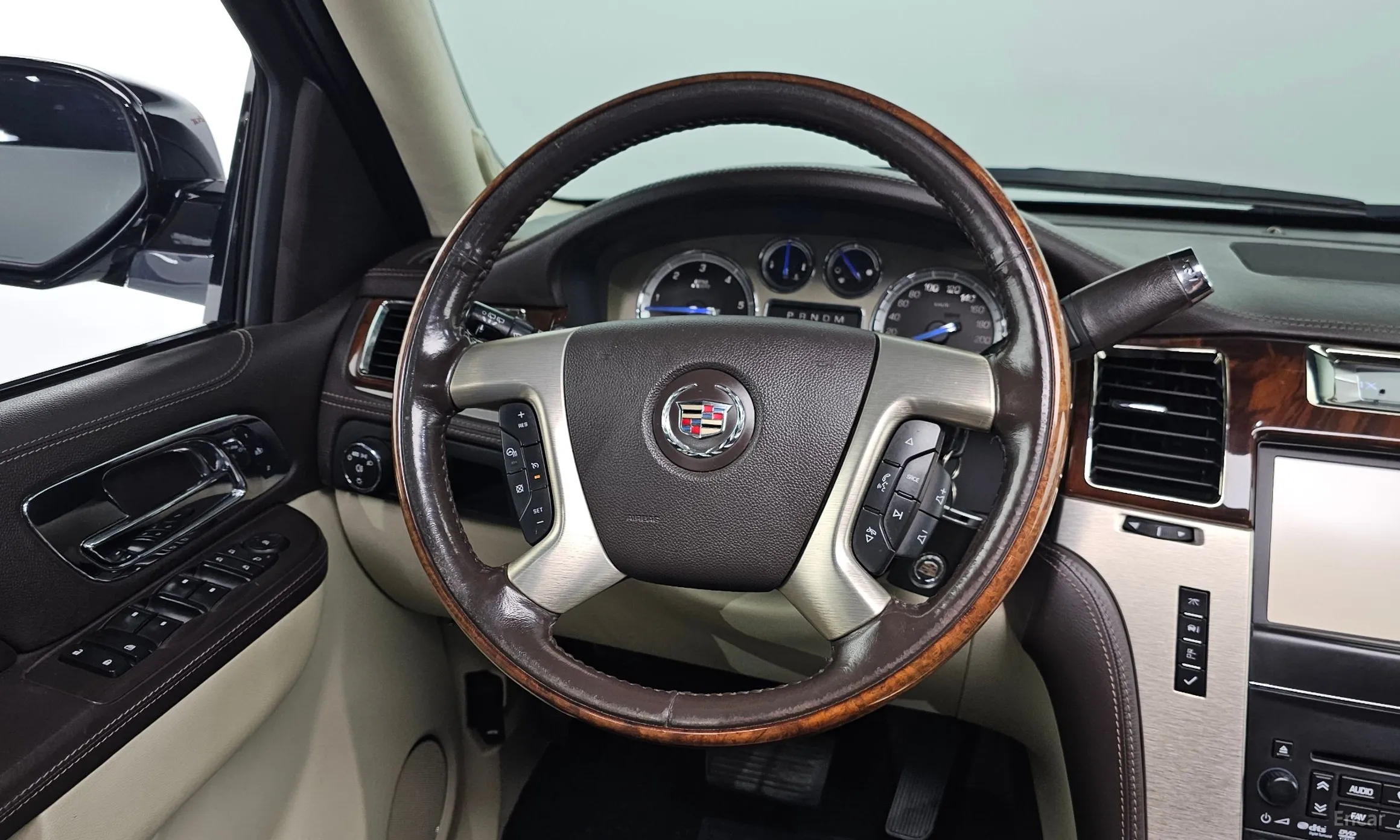 Cadillac Escalade превью 13
