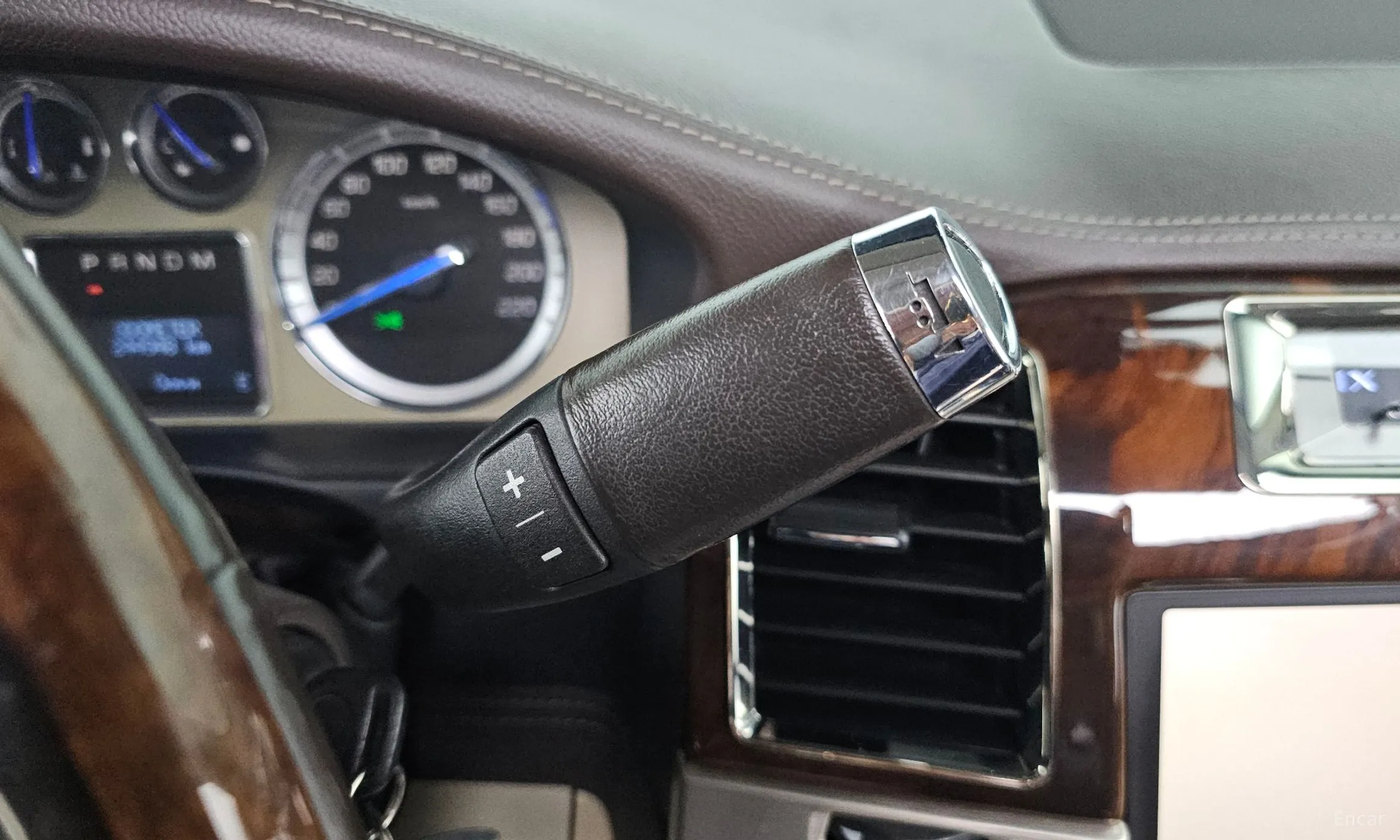 Cadillac Escalade превью 9