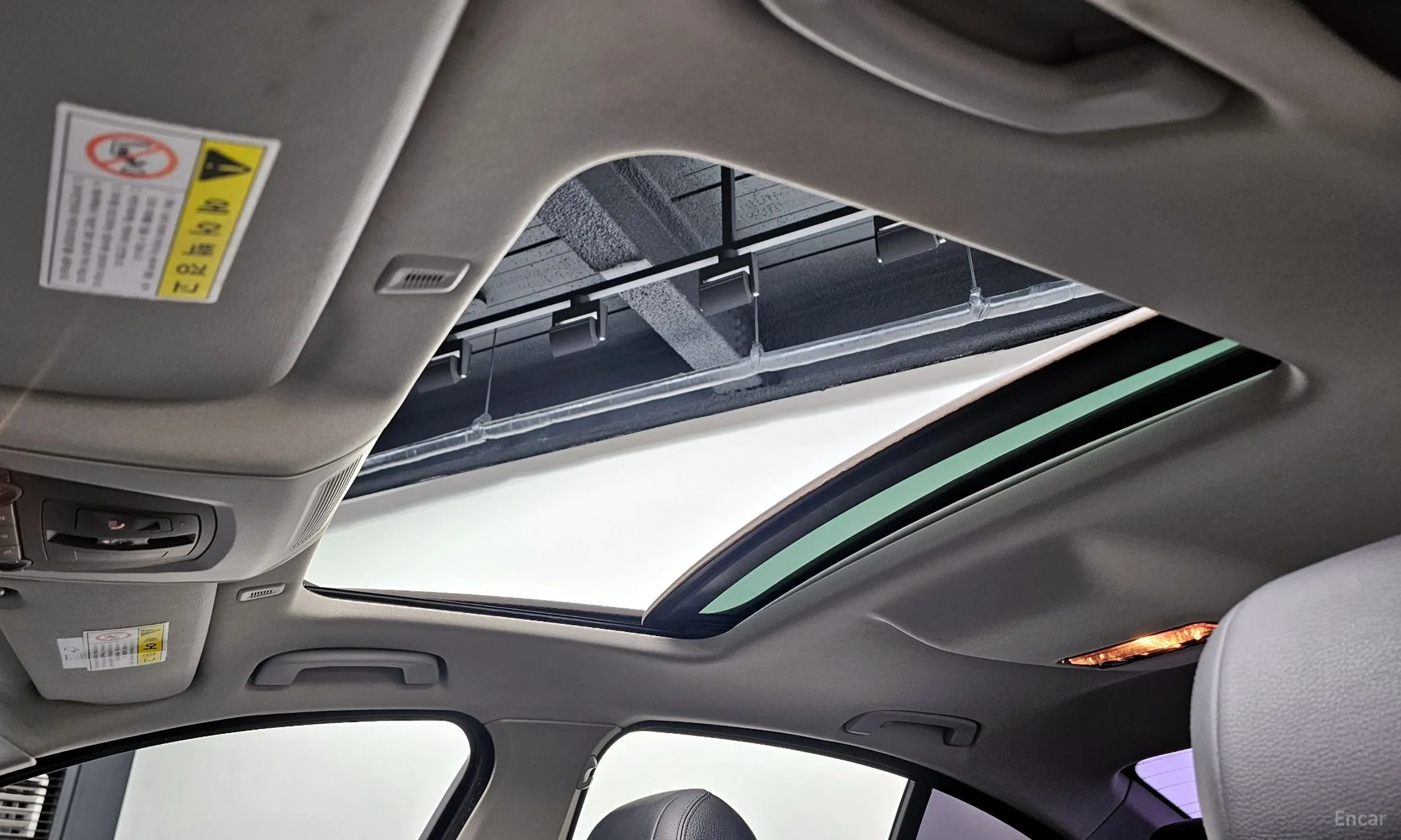 BMW 5 Series (F10) превью 19