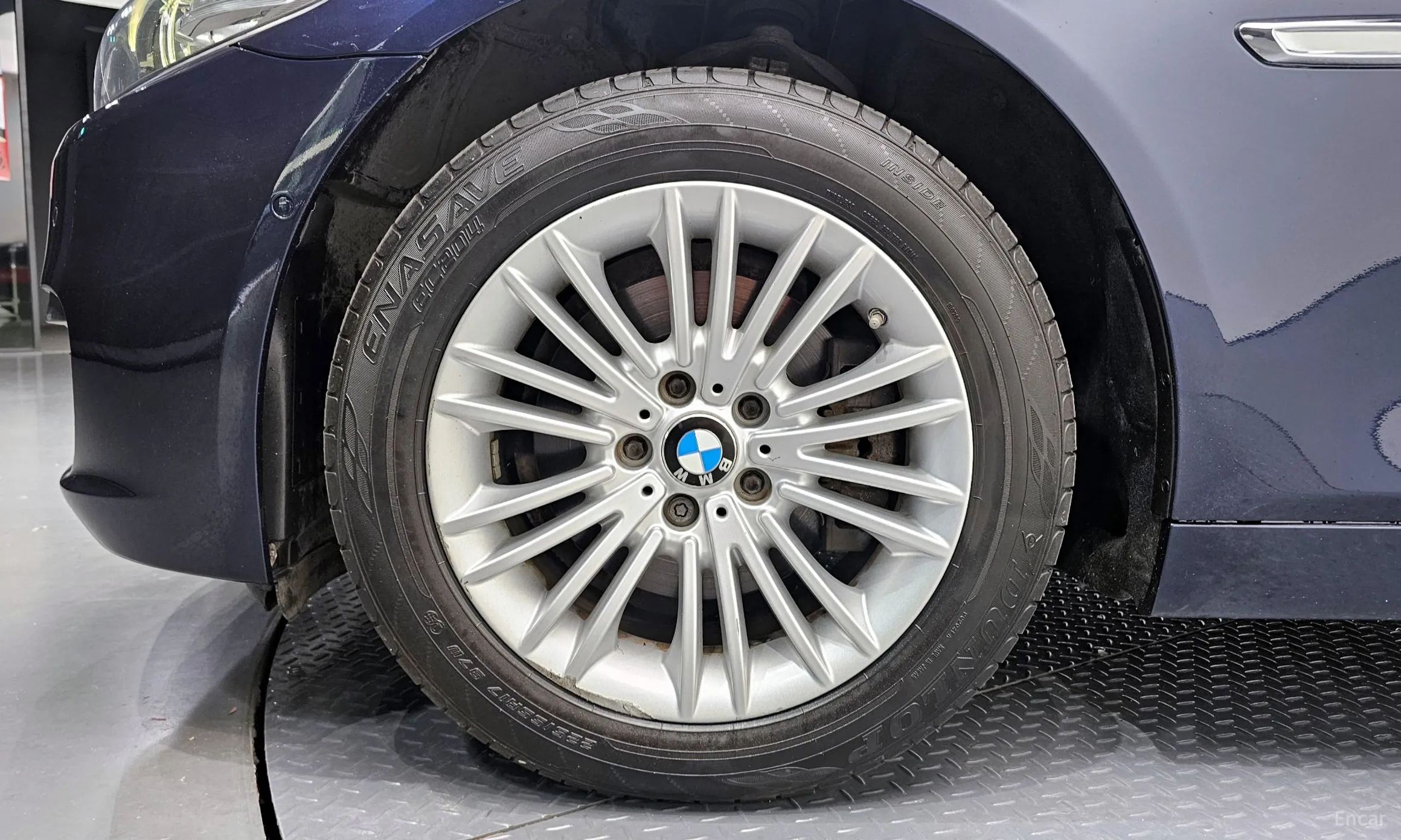 BMW 5 Series (F10) превью 5