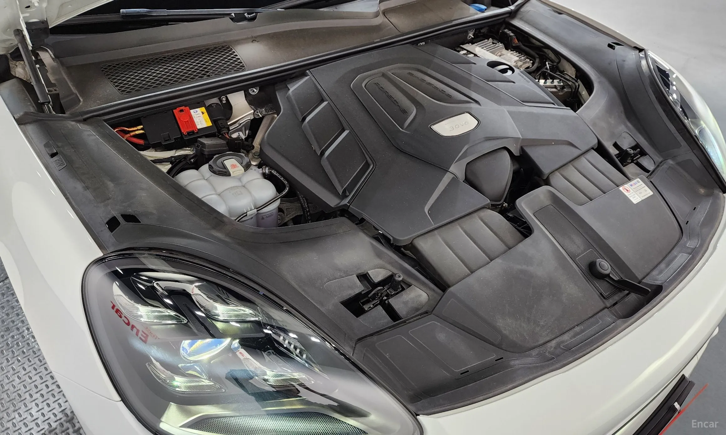 Porsche Cayenne (PO536) превью 6