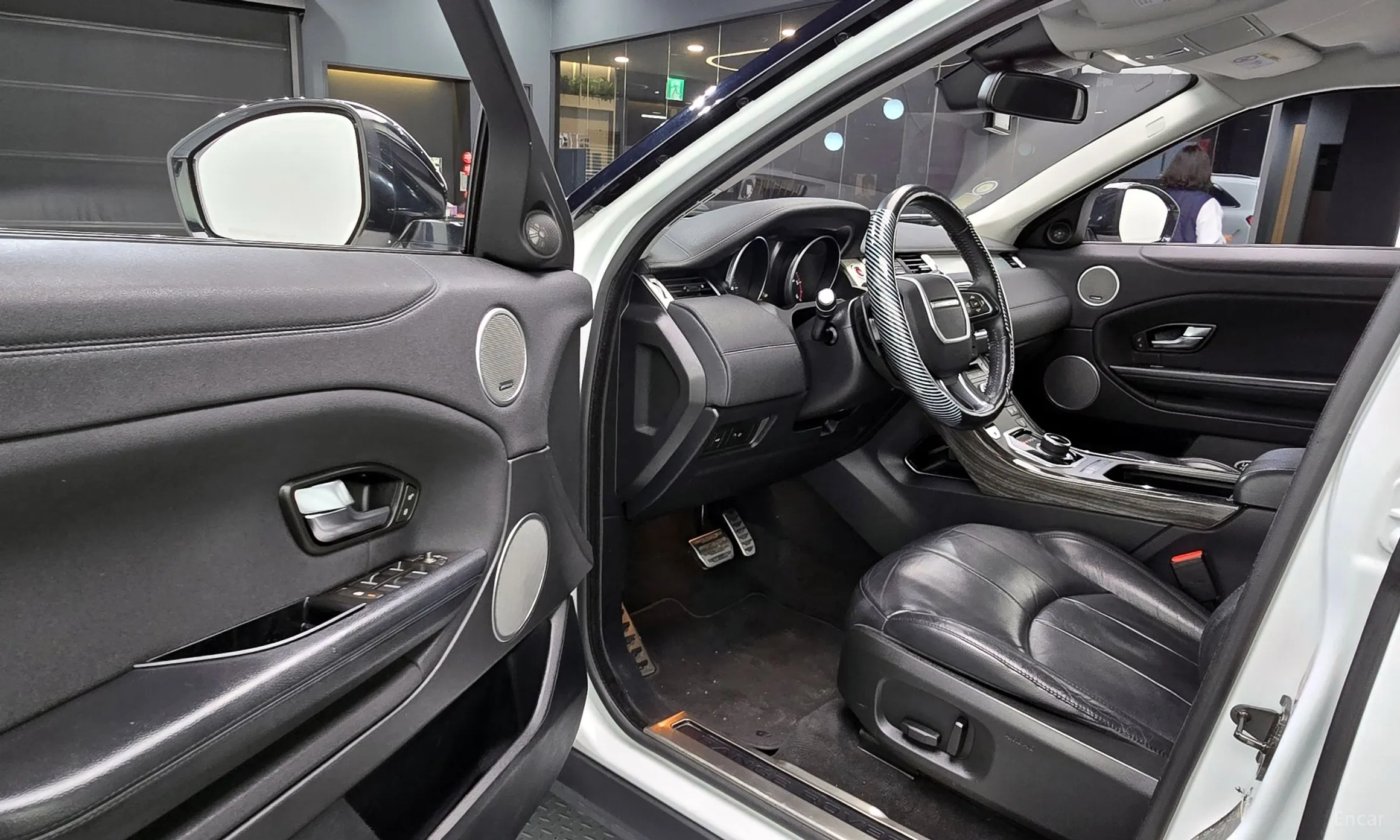 Land Rover Range Rover Evoque превью 11