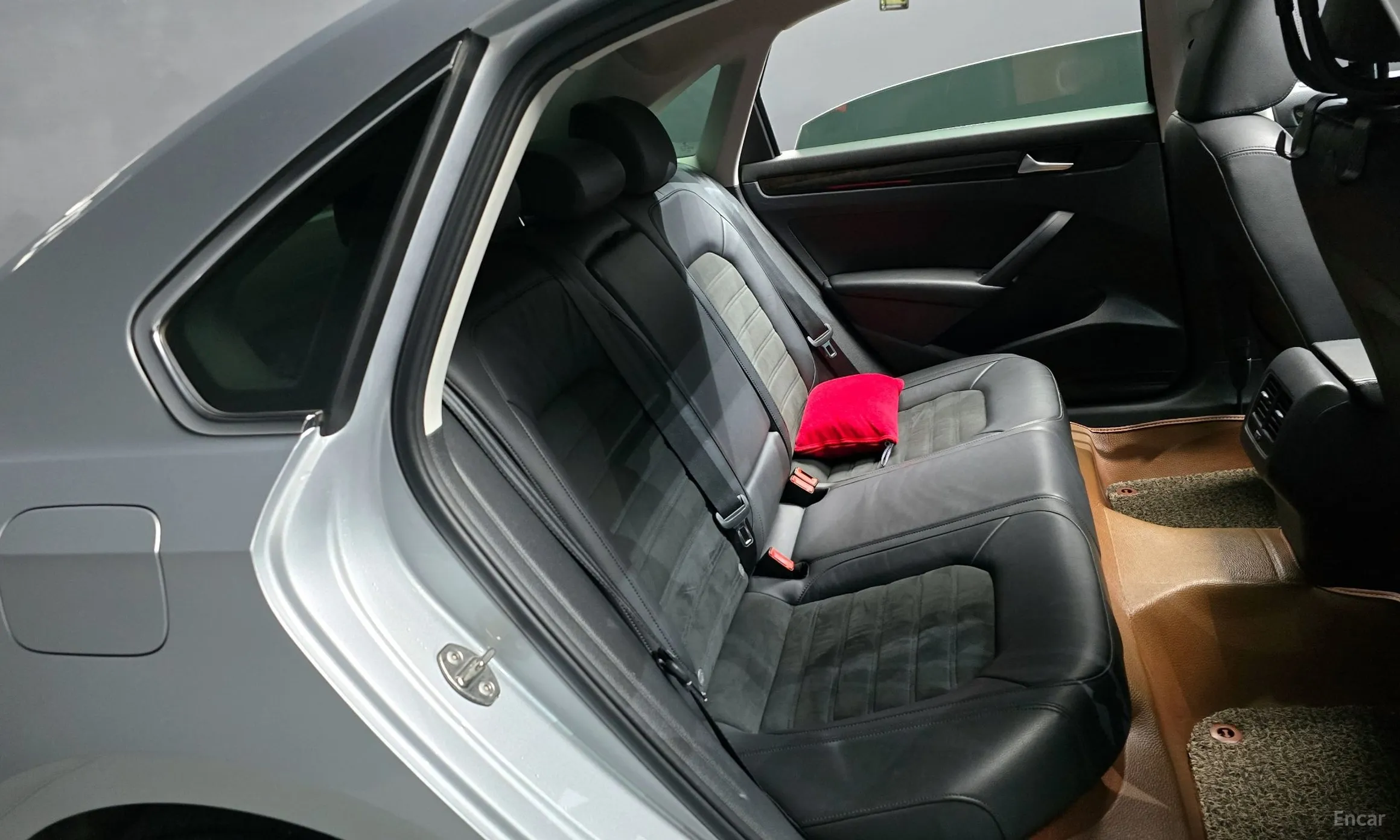 Volkswagen The New Passat превью 12