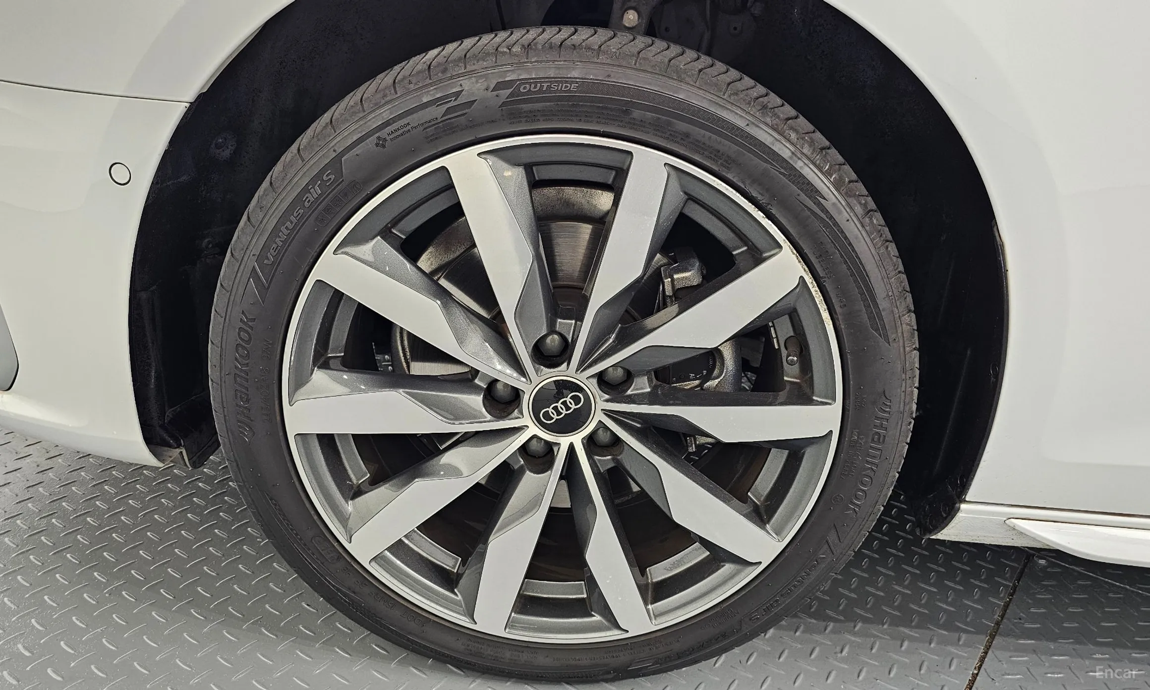 Audi A4 (B9) превью 5