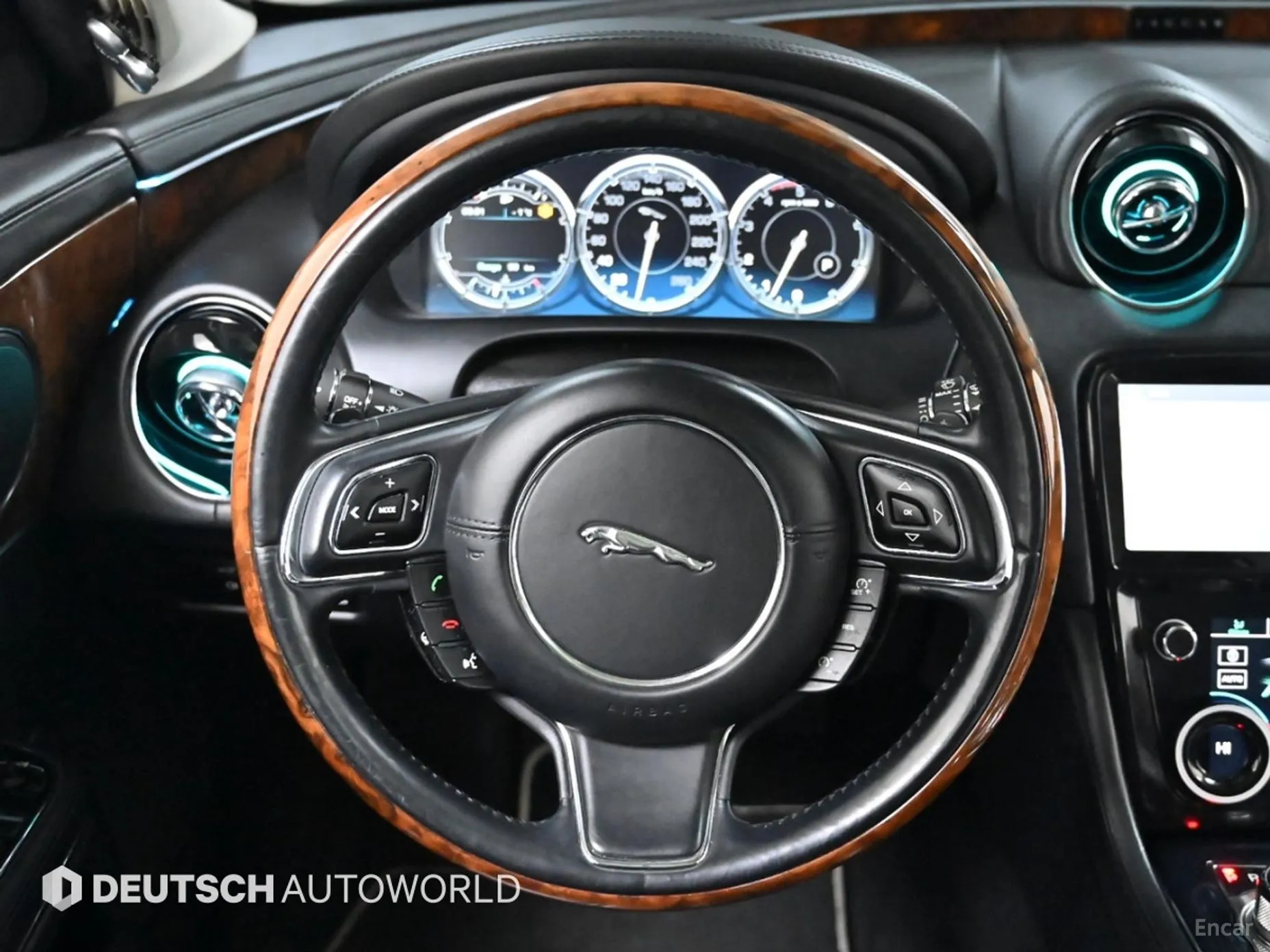 Jaguar All New XJ превью 13