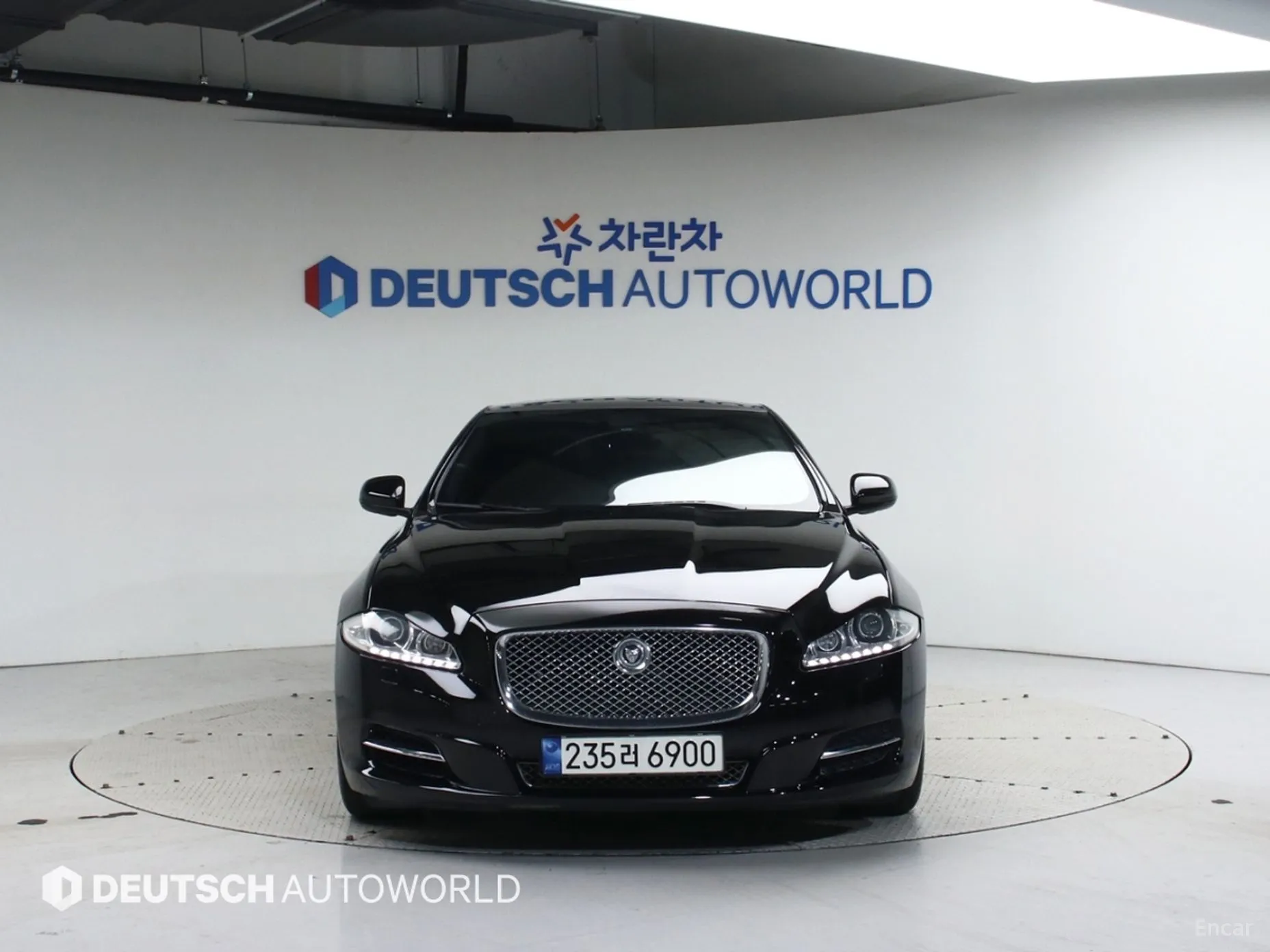 Jaguar All New XJ превью 3
