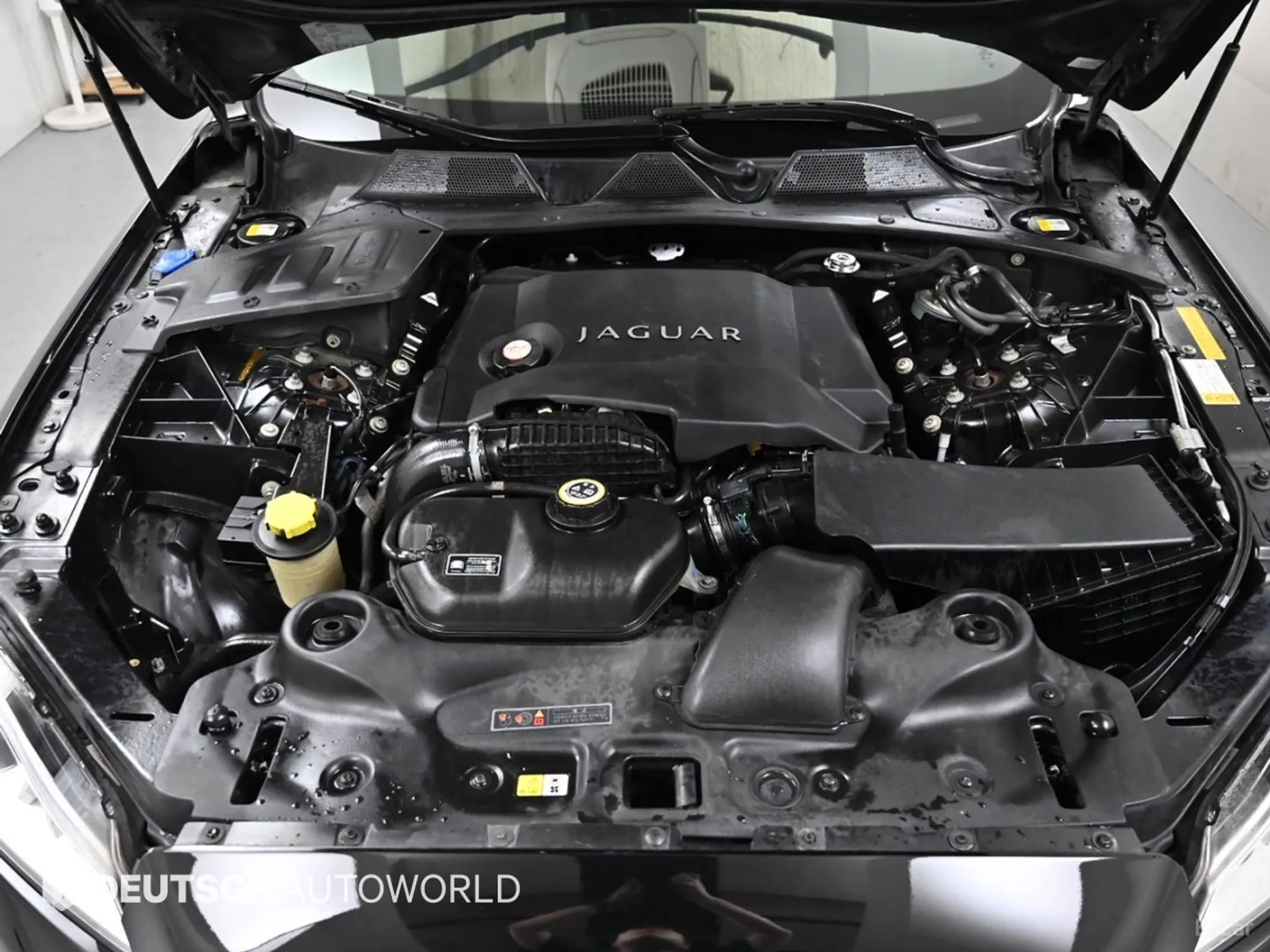 Jaguar All New XJ превью 6