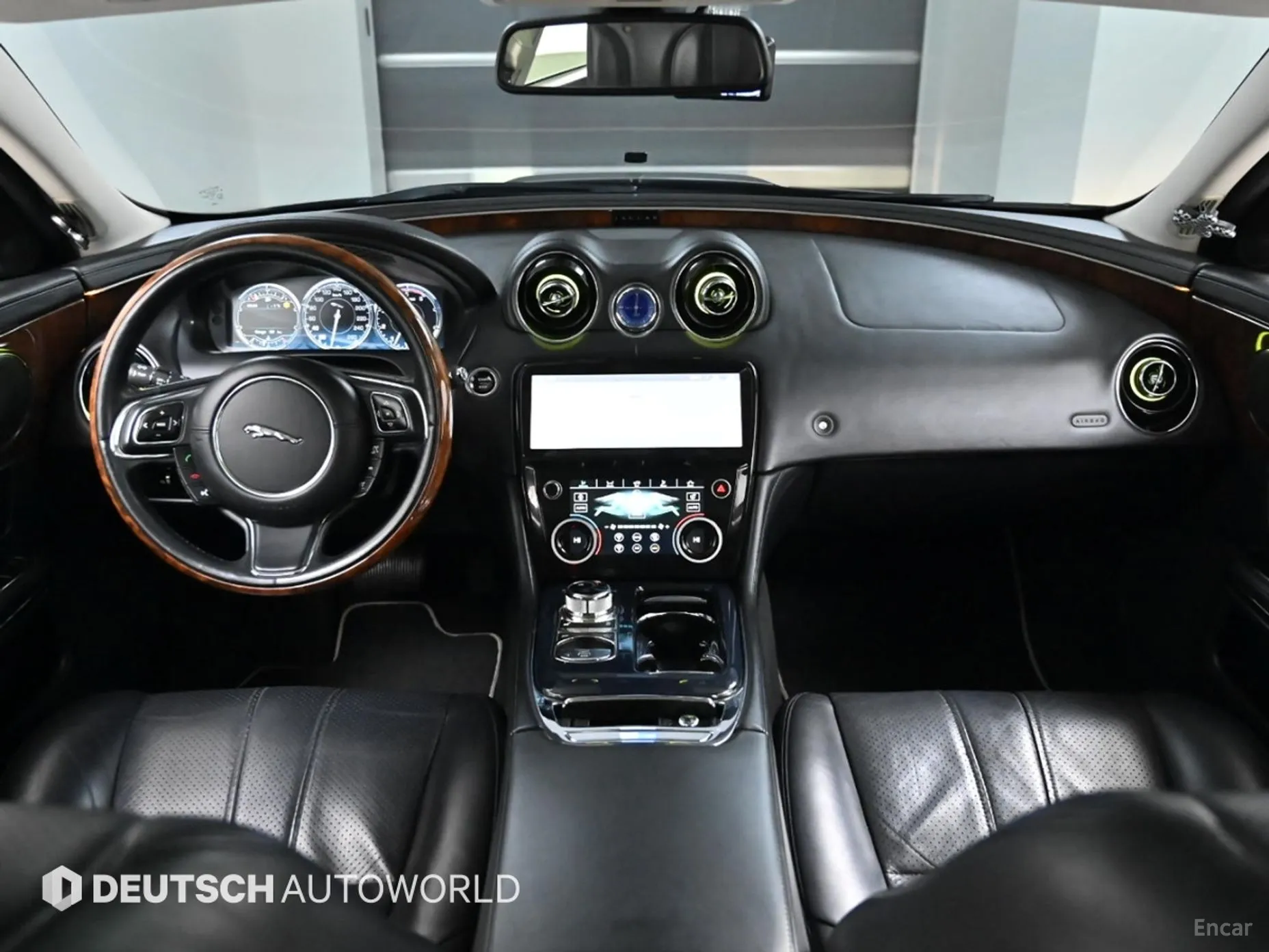 Jaguar All New XJ превью 7