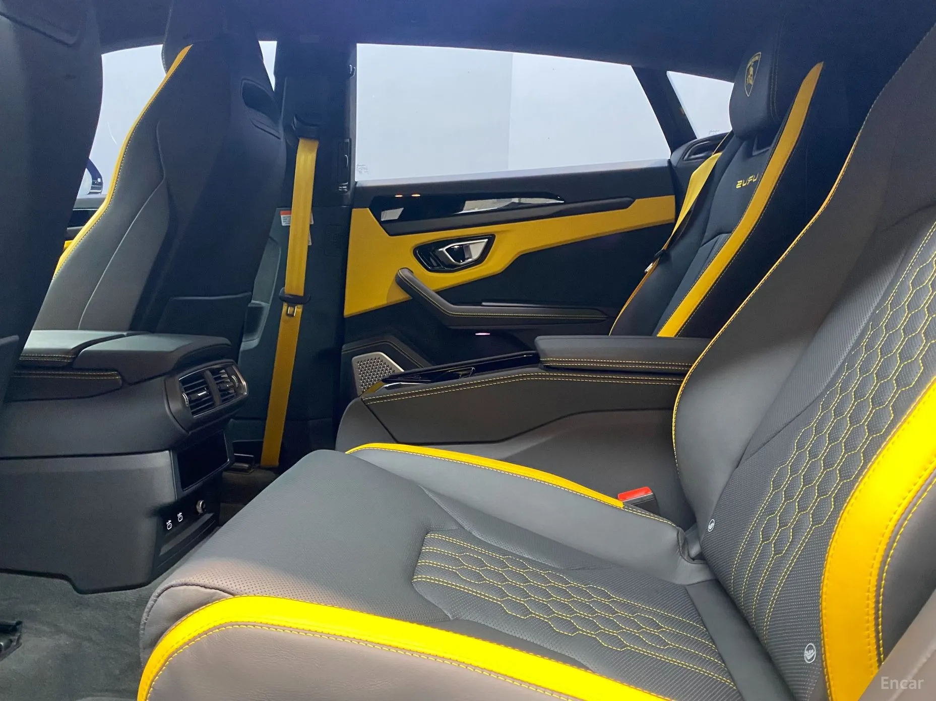 Lamborghini Urus превью 12