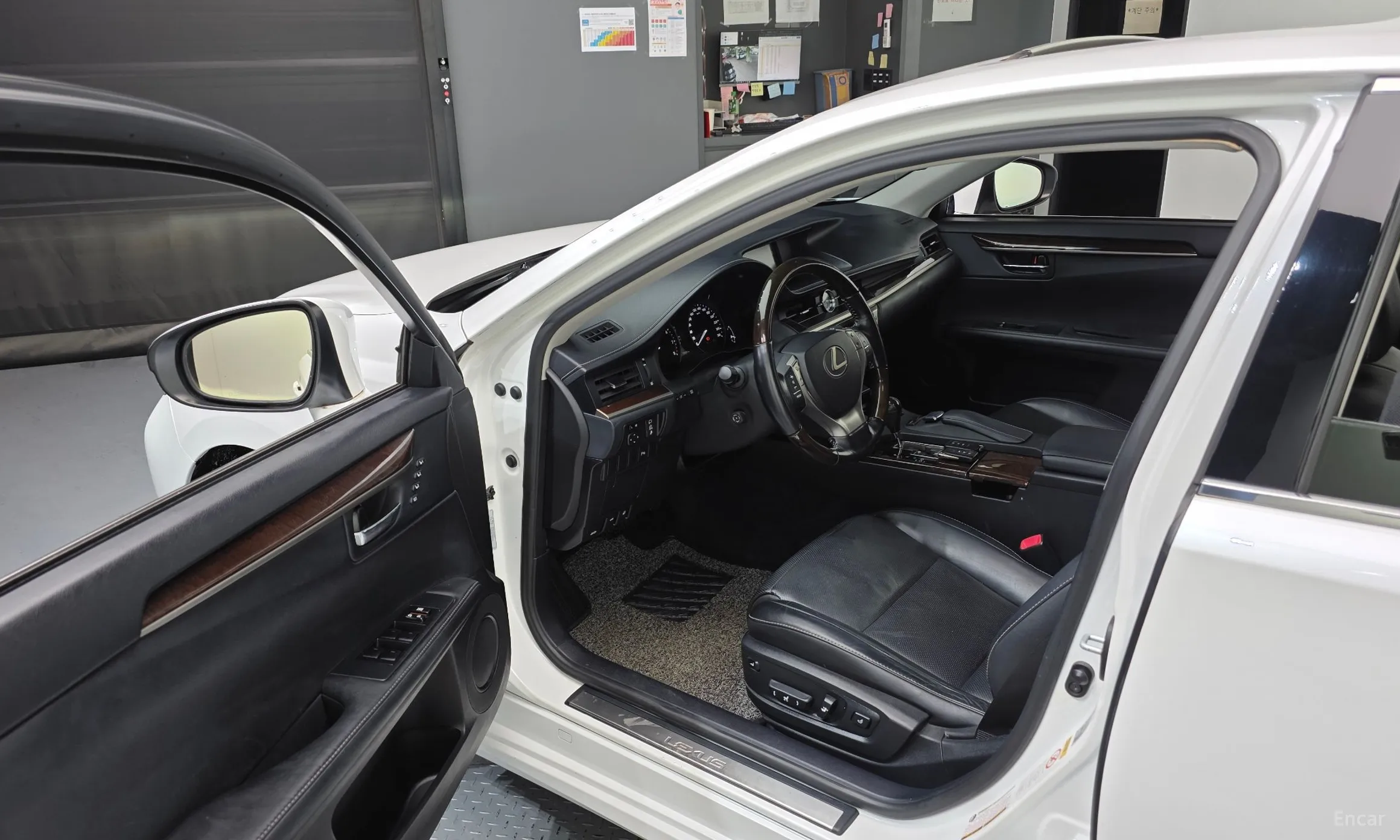 Lexus New ES350 превью 10