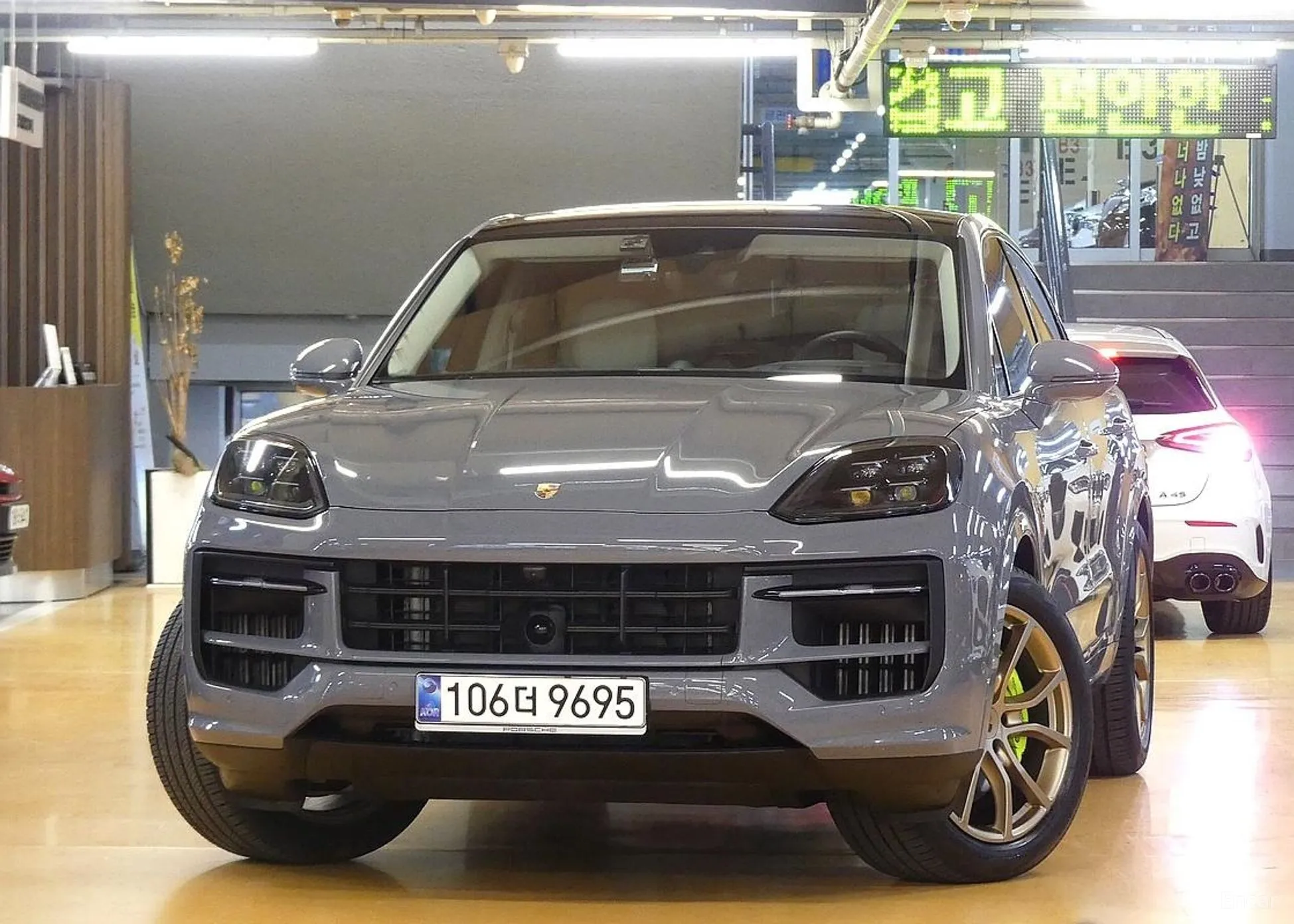 Porsche Cayenne (PO536) превью 3