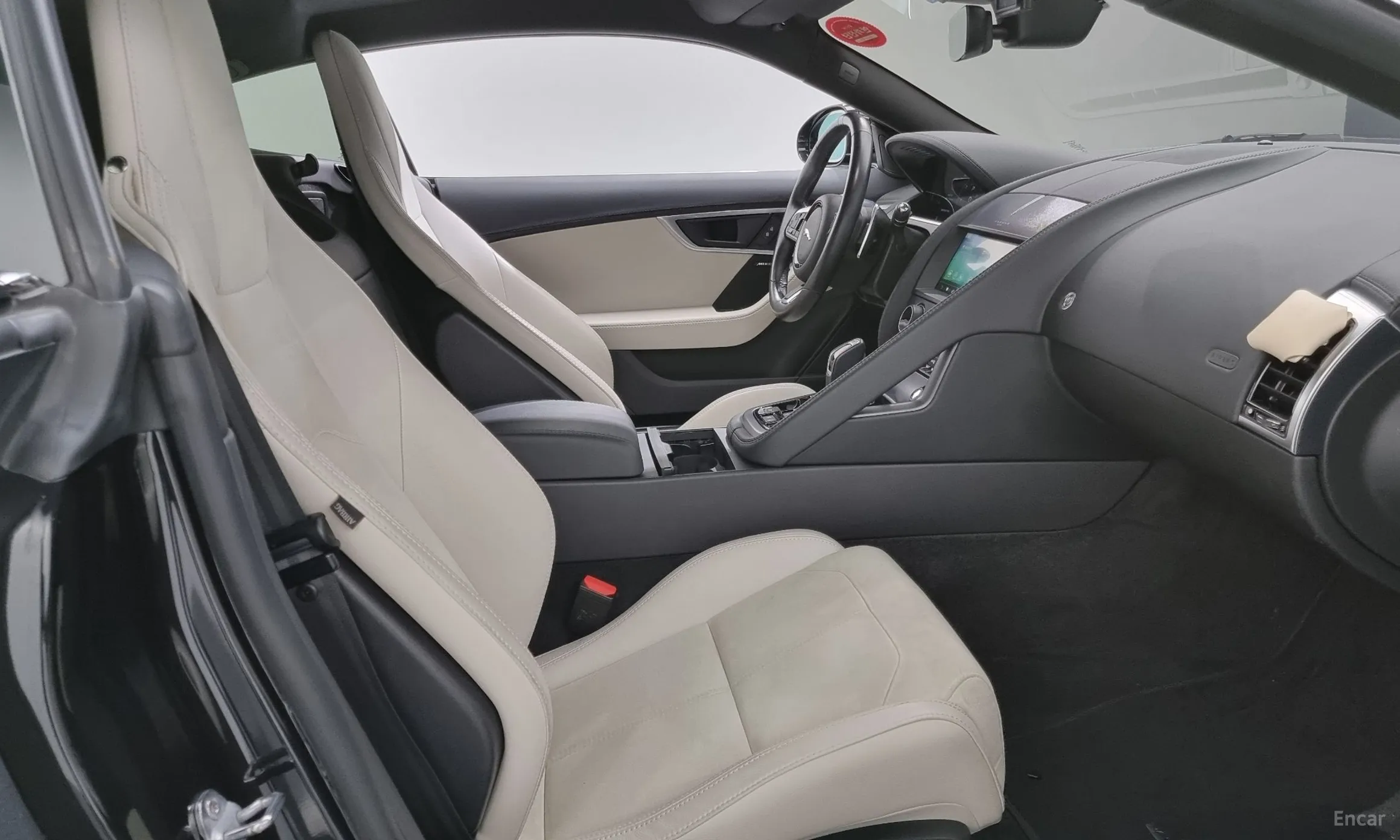 Jaguar F-TYPE превью 11