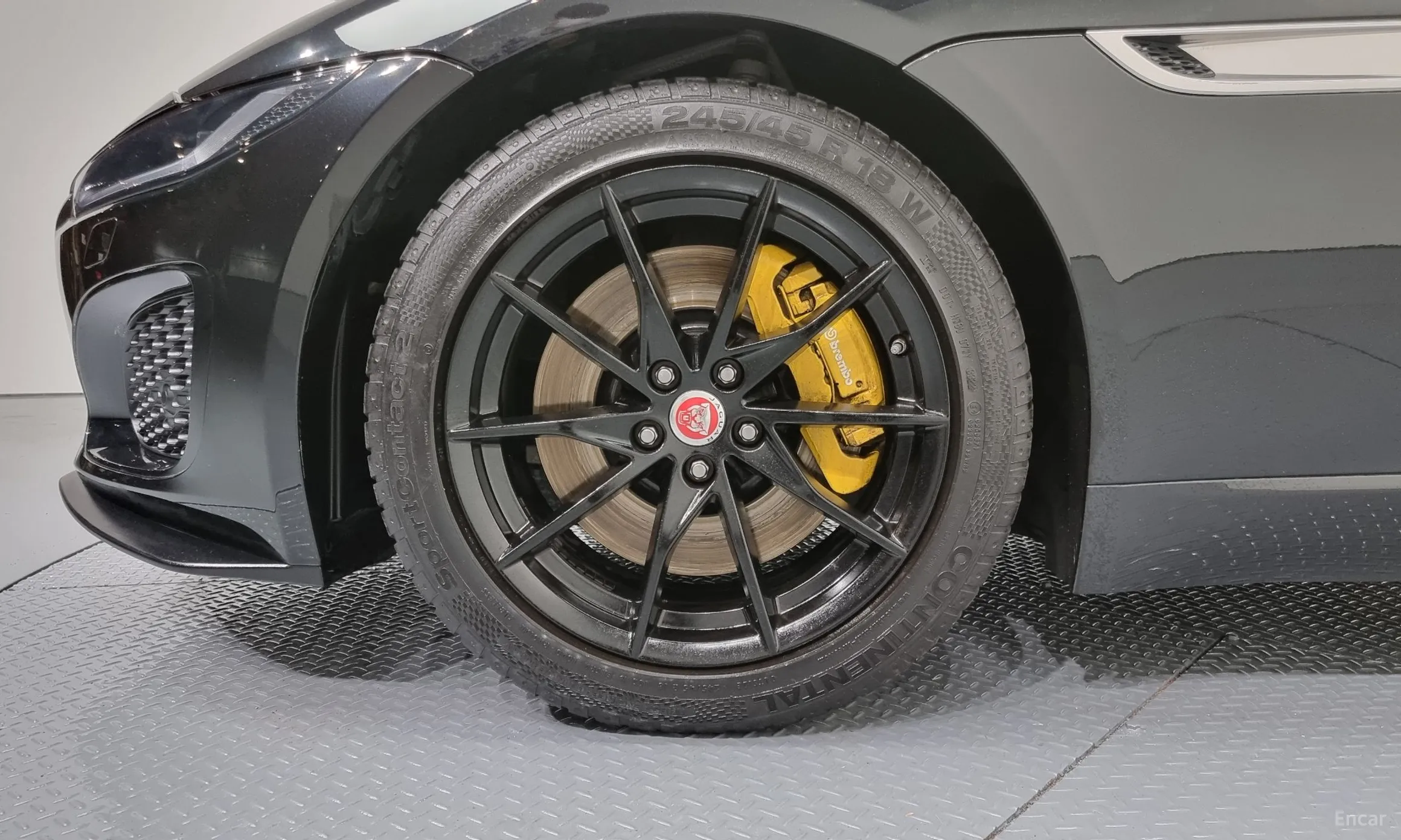 Jaguar F-TYPE превью 5