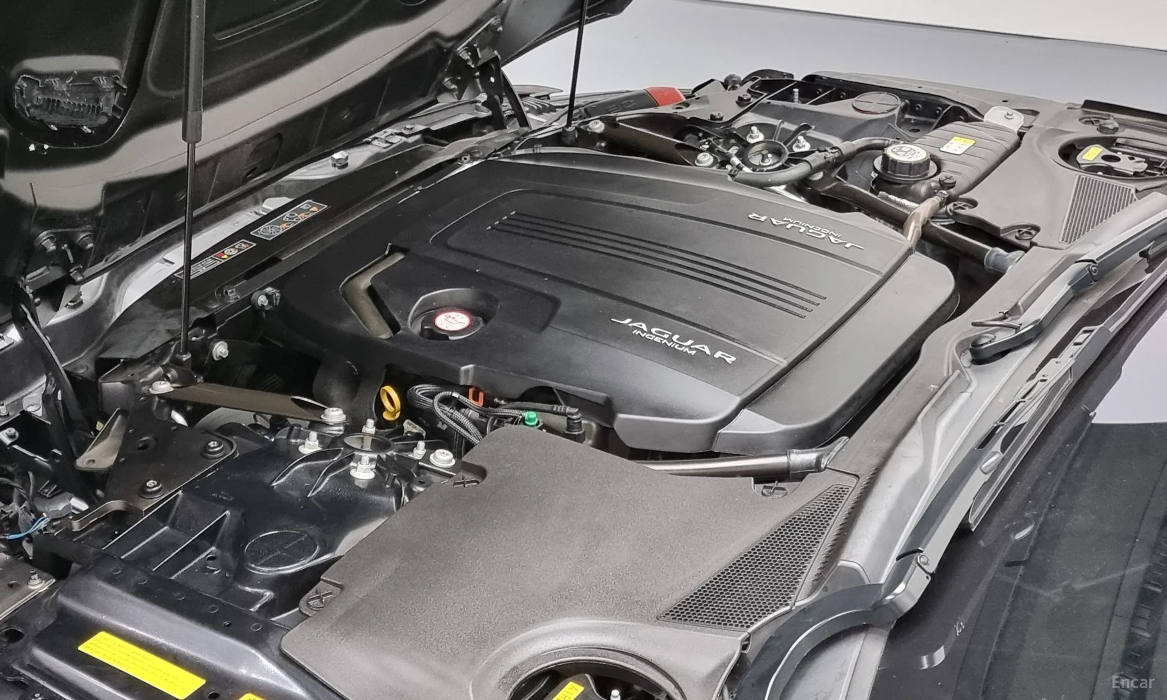 Jaguar F-TYPE превью 6