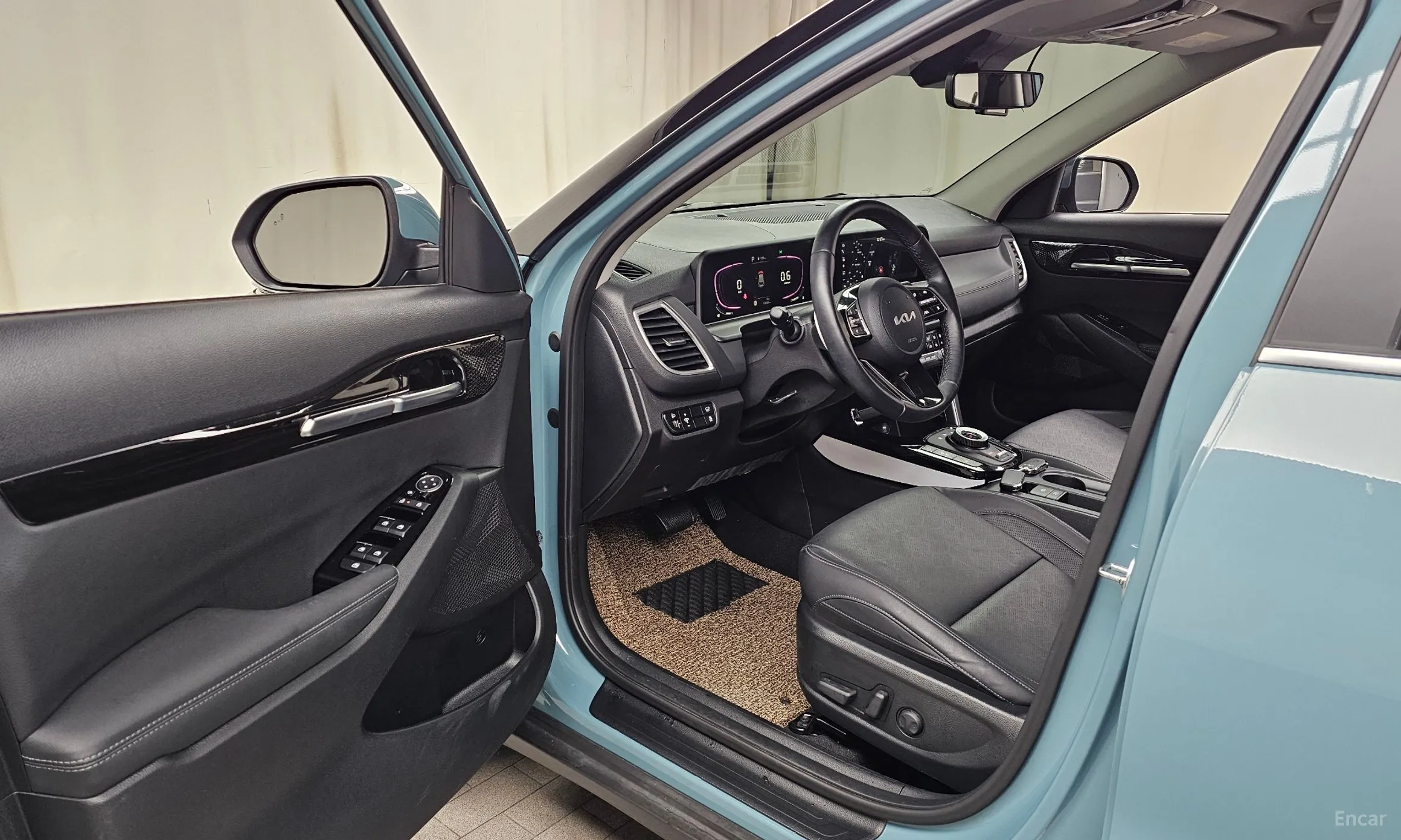 Kia Seltos превью 10