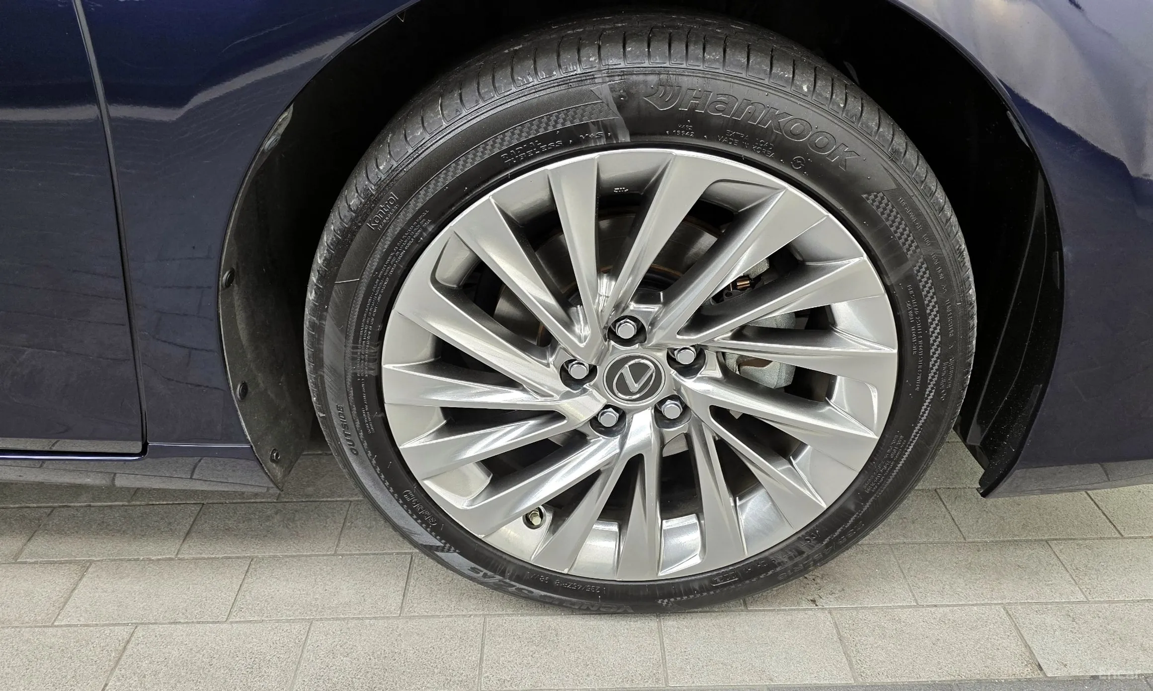 Lexus ES300h 7th Generation превью 5