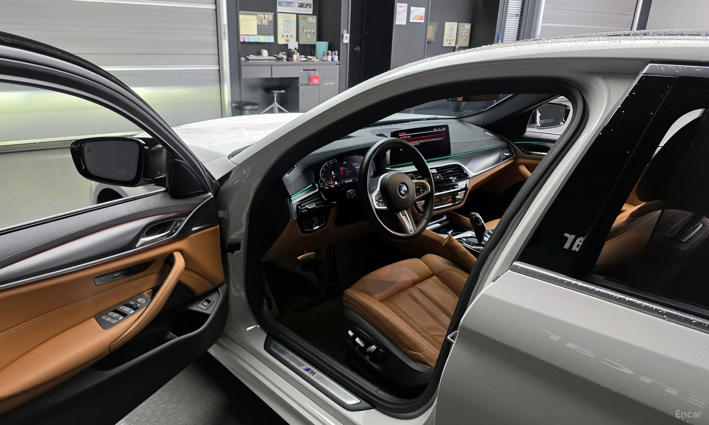 BMW 5 Series (G30) превью 10