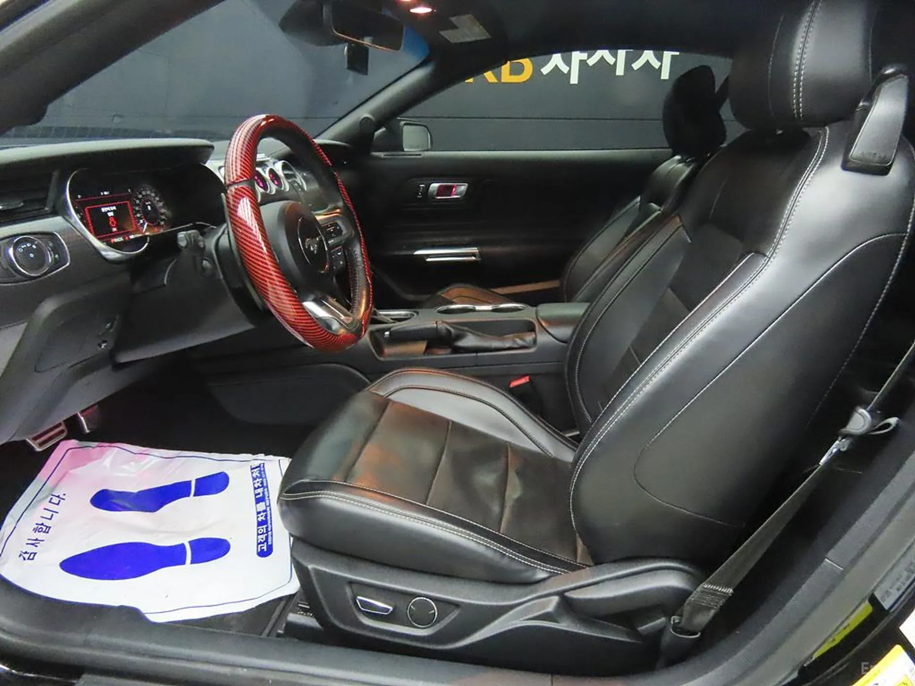 Ford Mustang превью 5