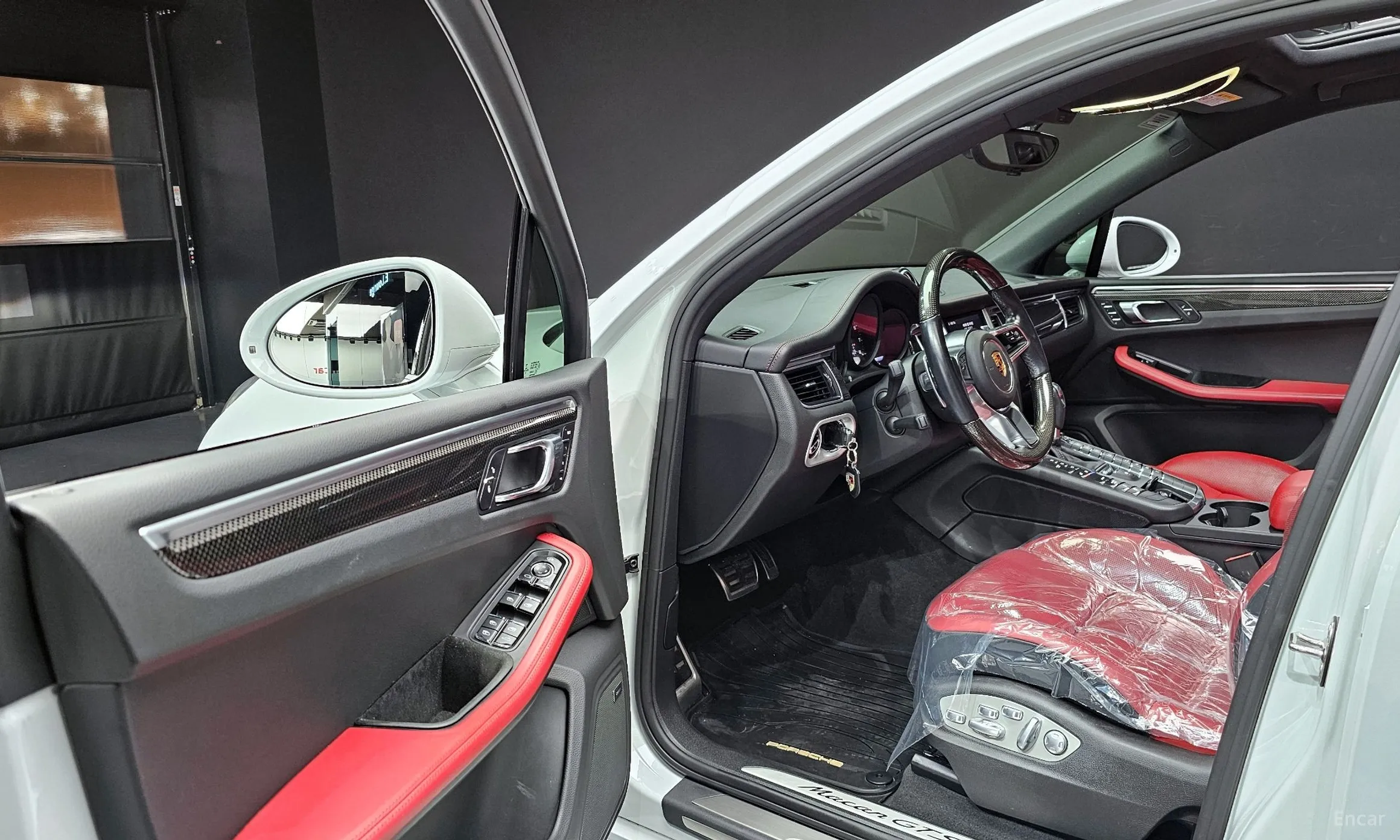 Porsche Macan превью 11