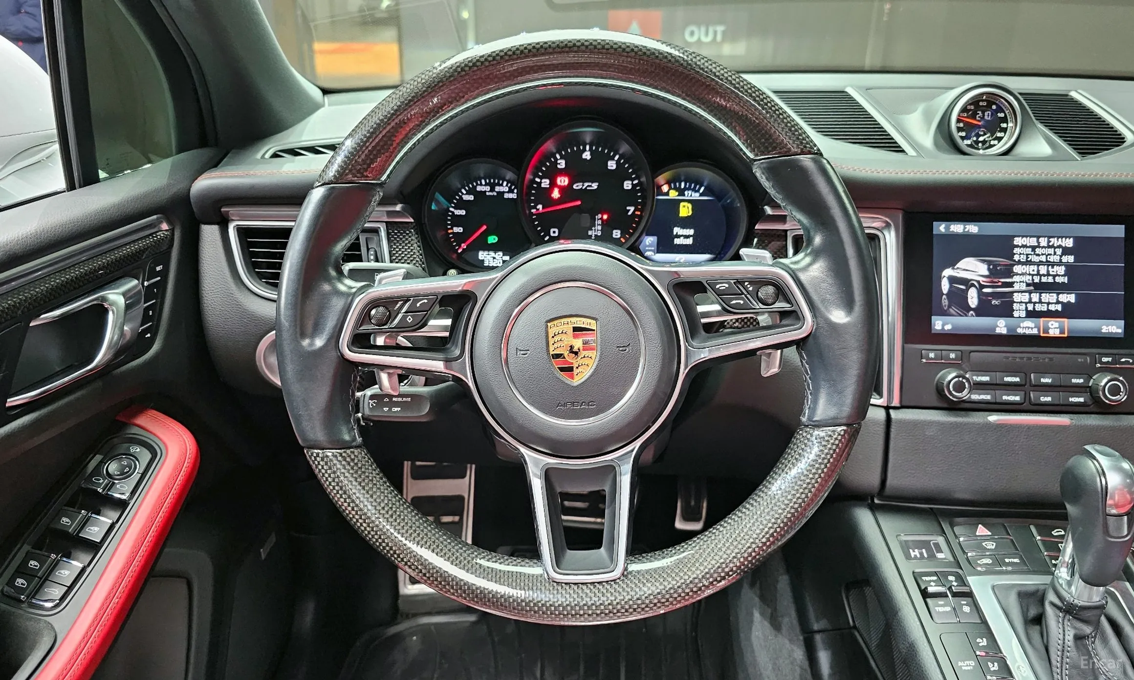 Porsche Macan превью 13