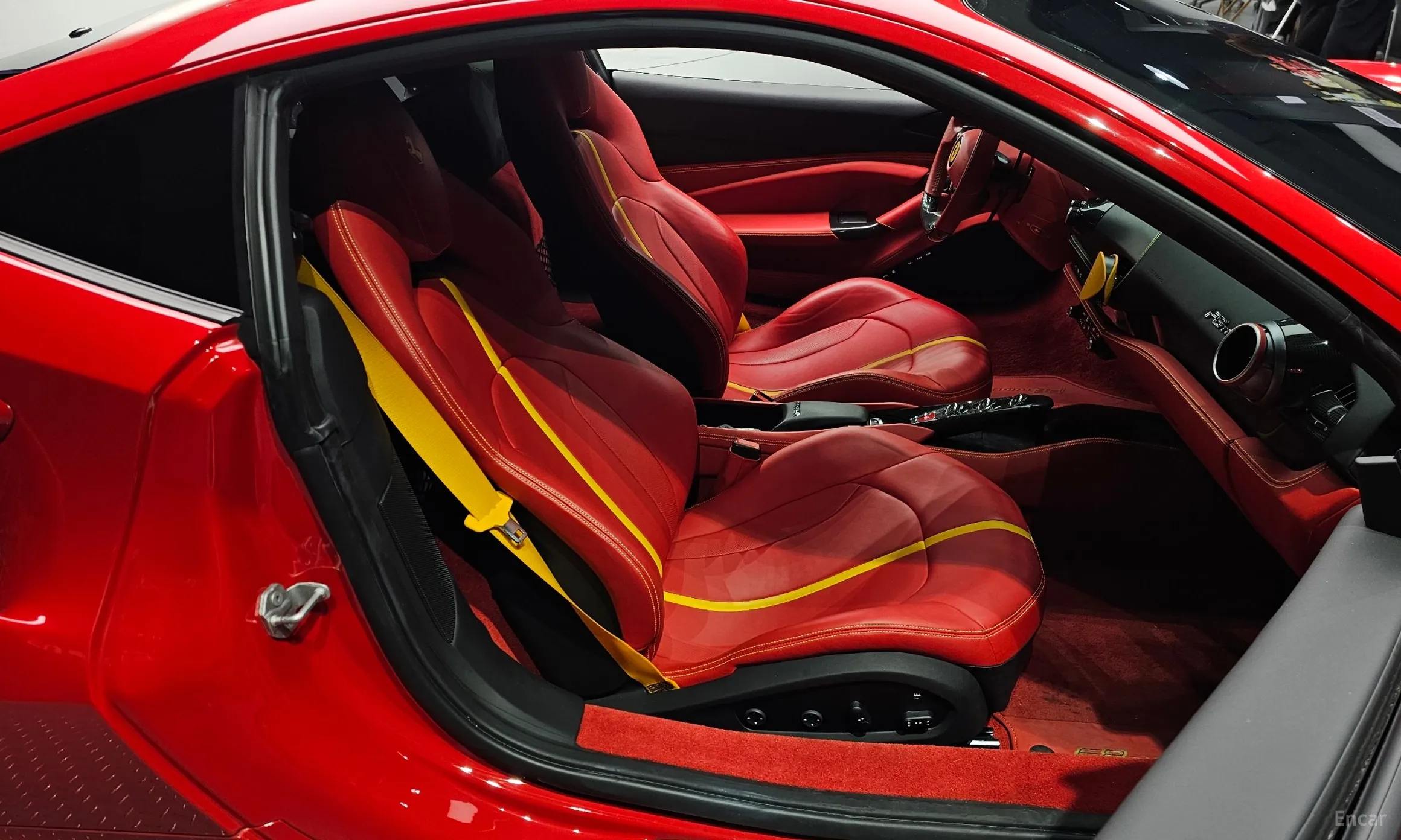 Ferrari F8 Tributo превью 10