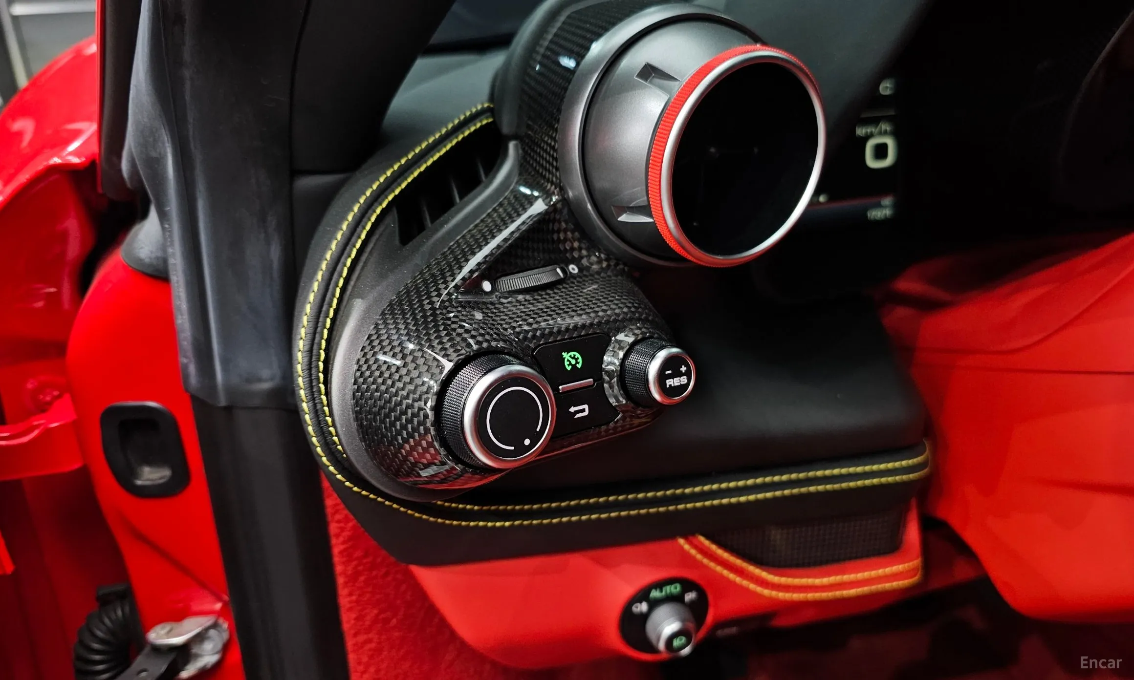 Ferrari F8 Tributo превью 18