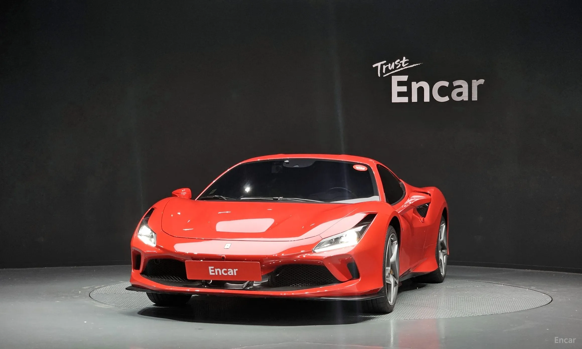 Ferrari F8 Tributo превью 3