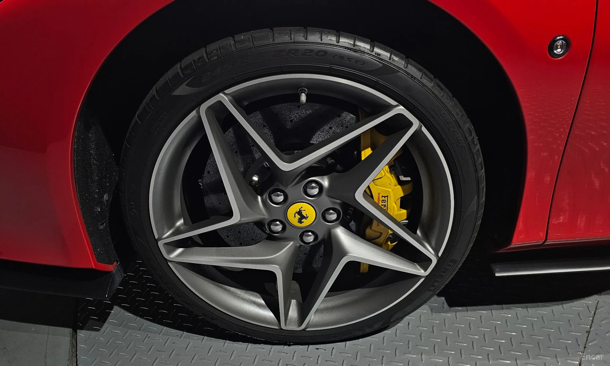 Ferrari F8 Tributo превью 5