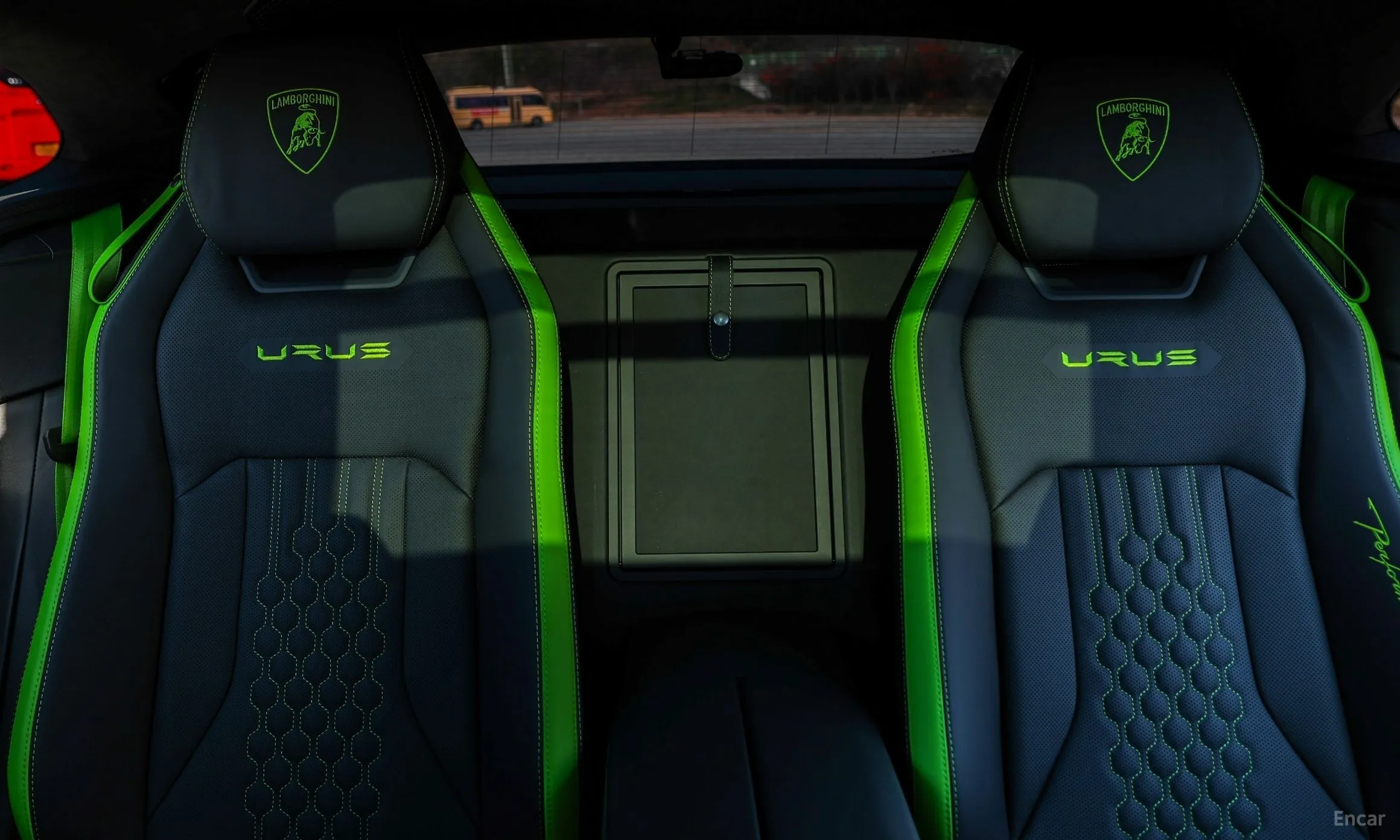 Lamborghini Urus превью 15