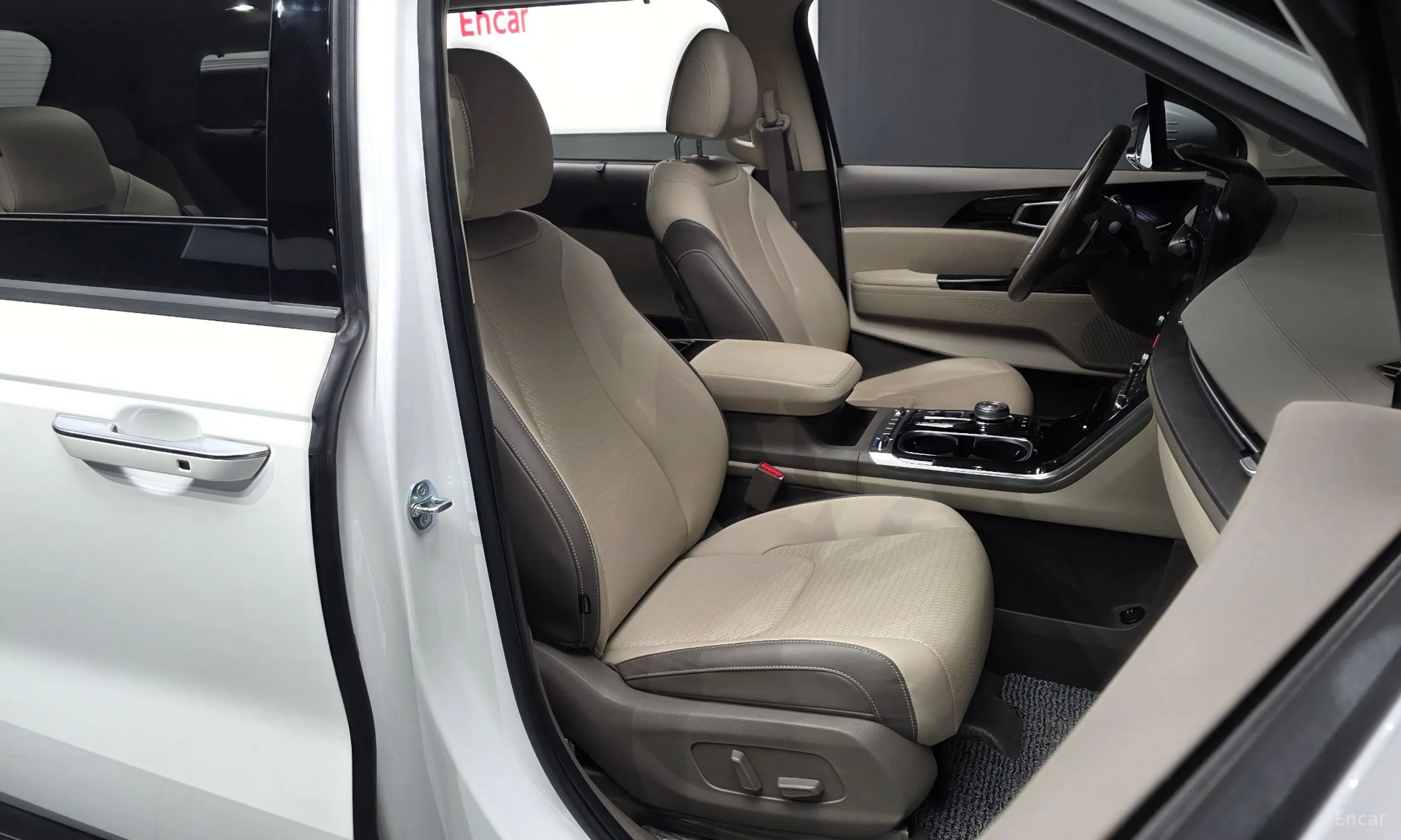 Kia Carnival Gen 4 превью 10