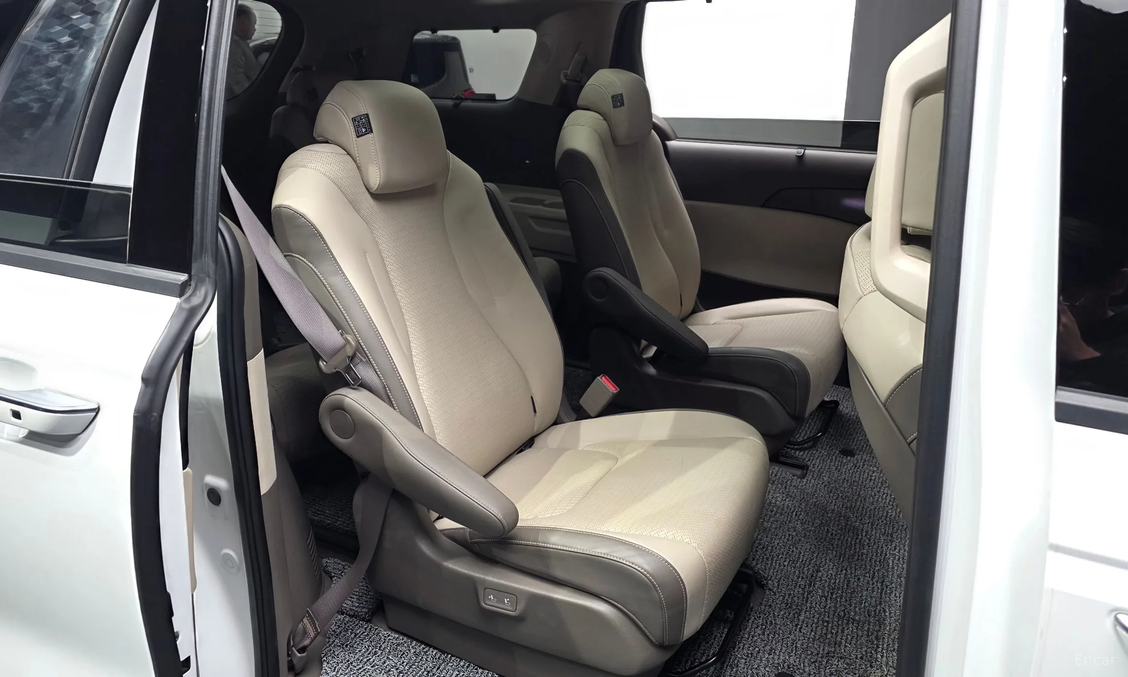 Kia Carnival Gen 4 превью 11