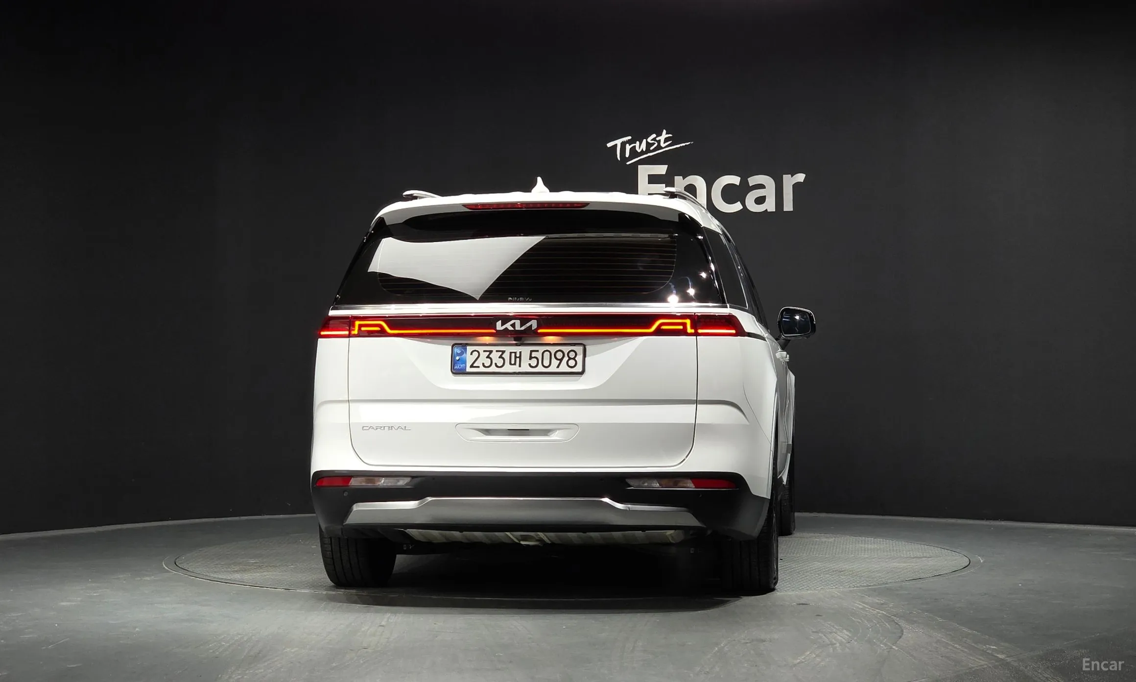 Kia Carnival Gen 4 превью 4