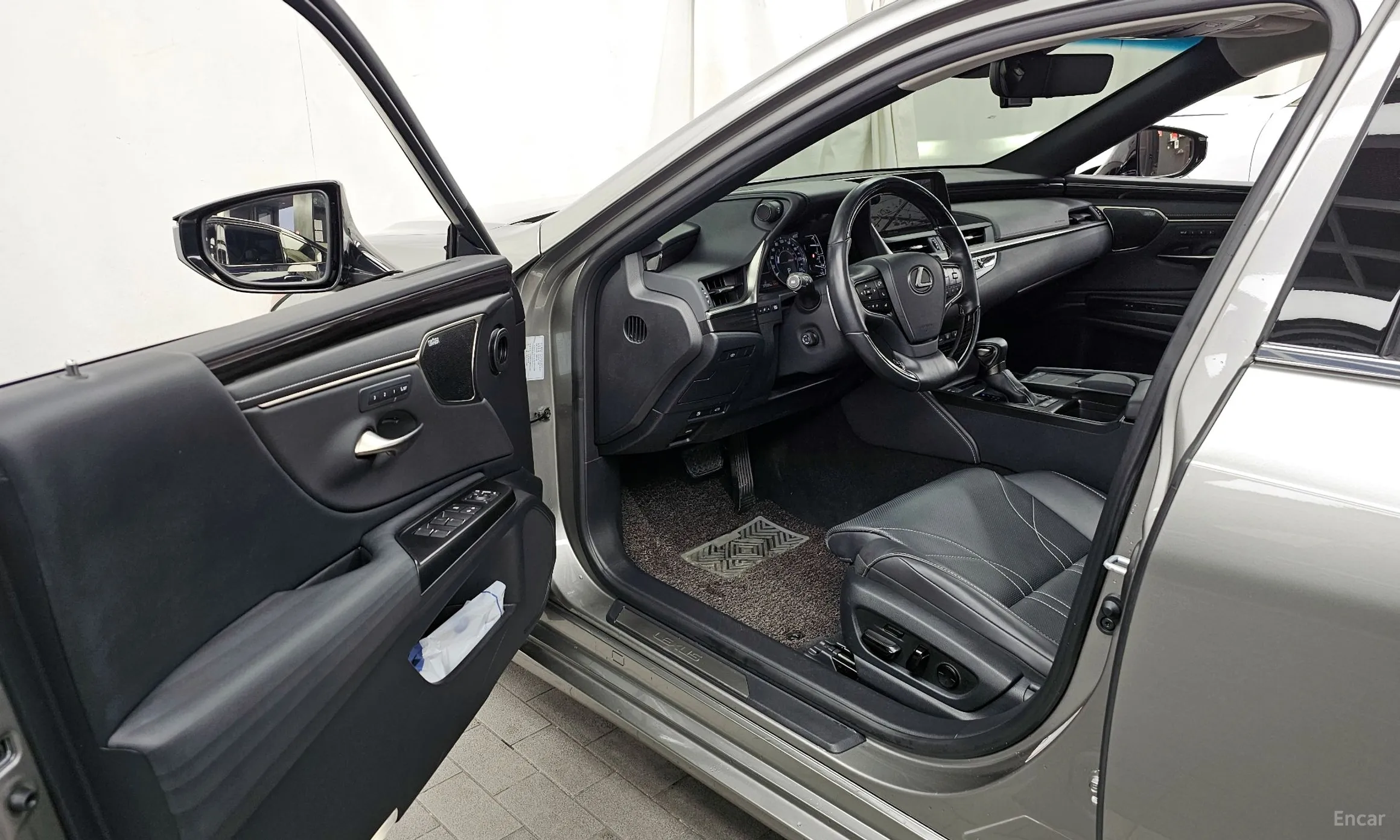 Lexus ES300h 7th Generation превью 10